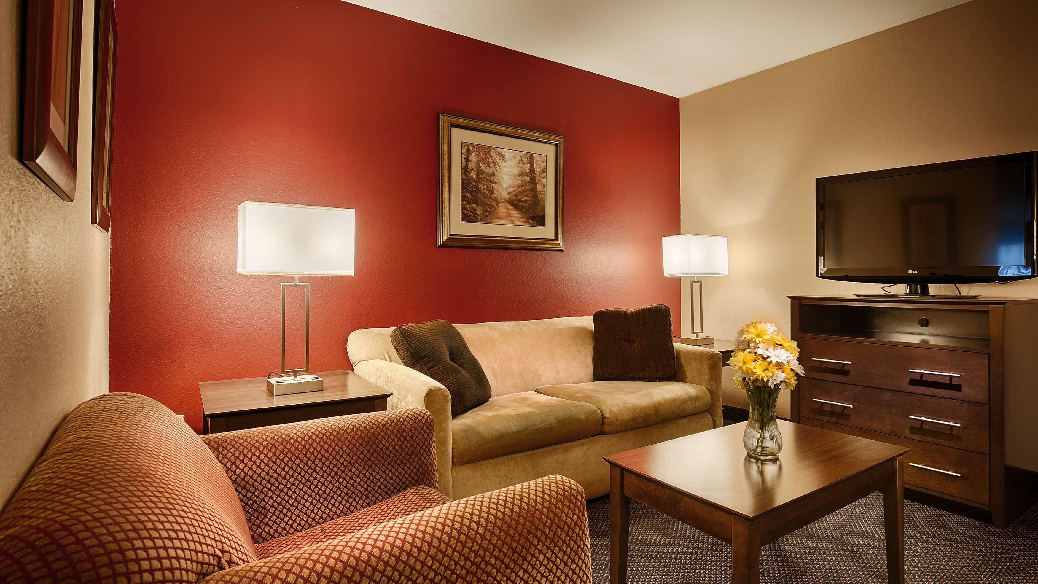 Best Western Plus Brandywine Inn & Suites — photo 5