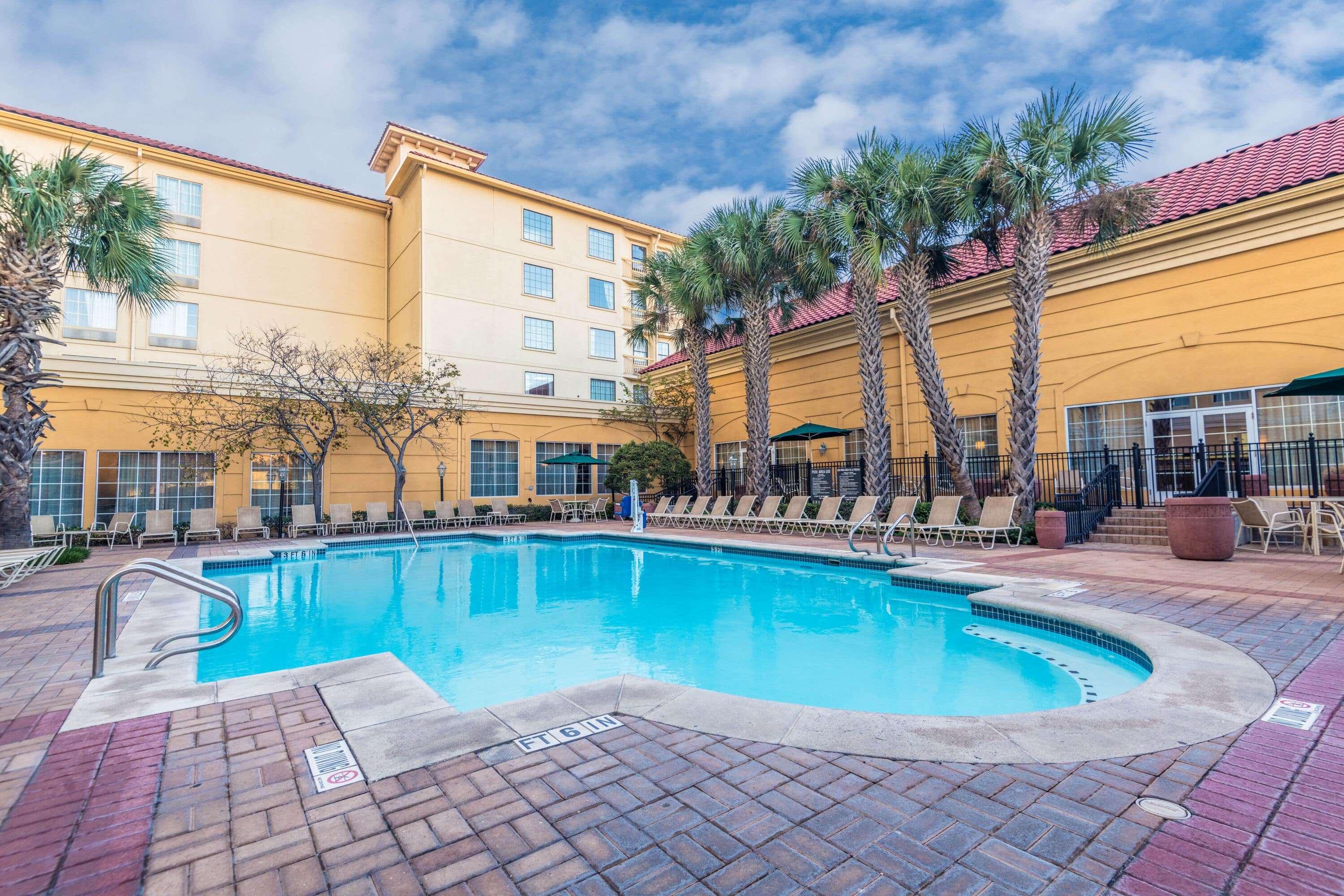 La Quinta Inn & Suites San Antonio Riverwalk — photo 4