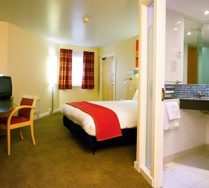 Holiday Inn Express Glasgow - City Center Theatreland — photo 4