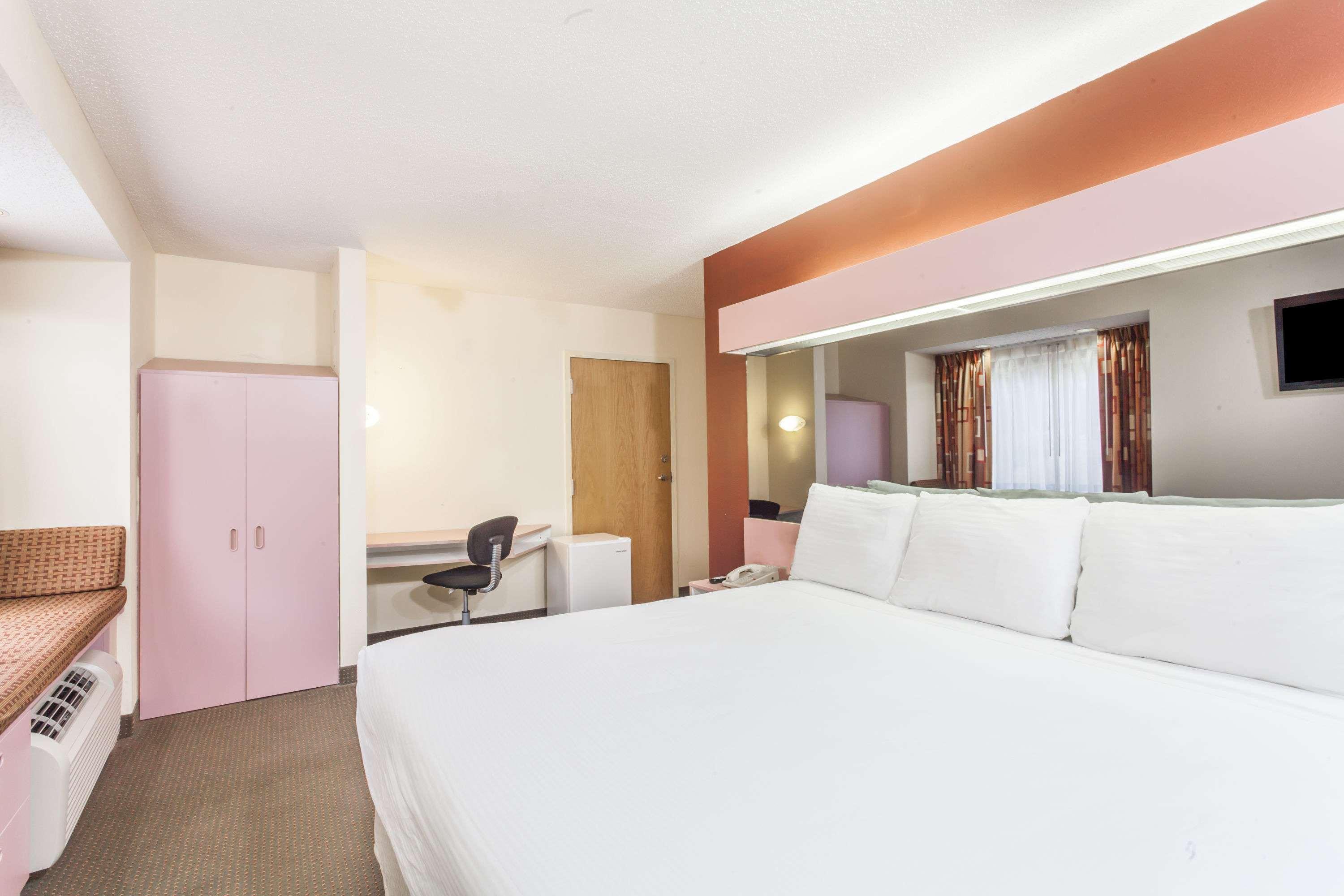 Microtel Inn & Suites by Wyndham Knoxville — photo 5