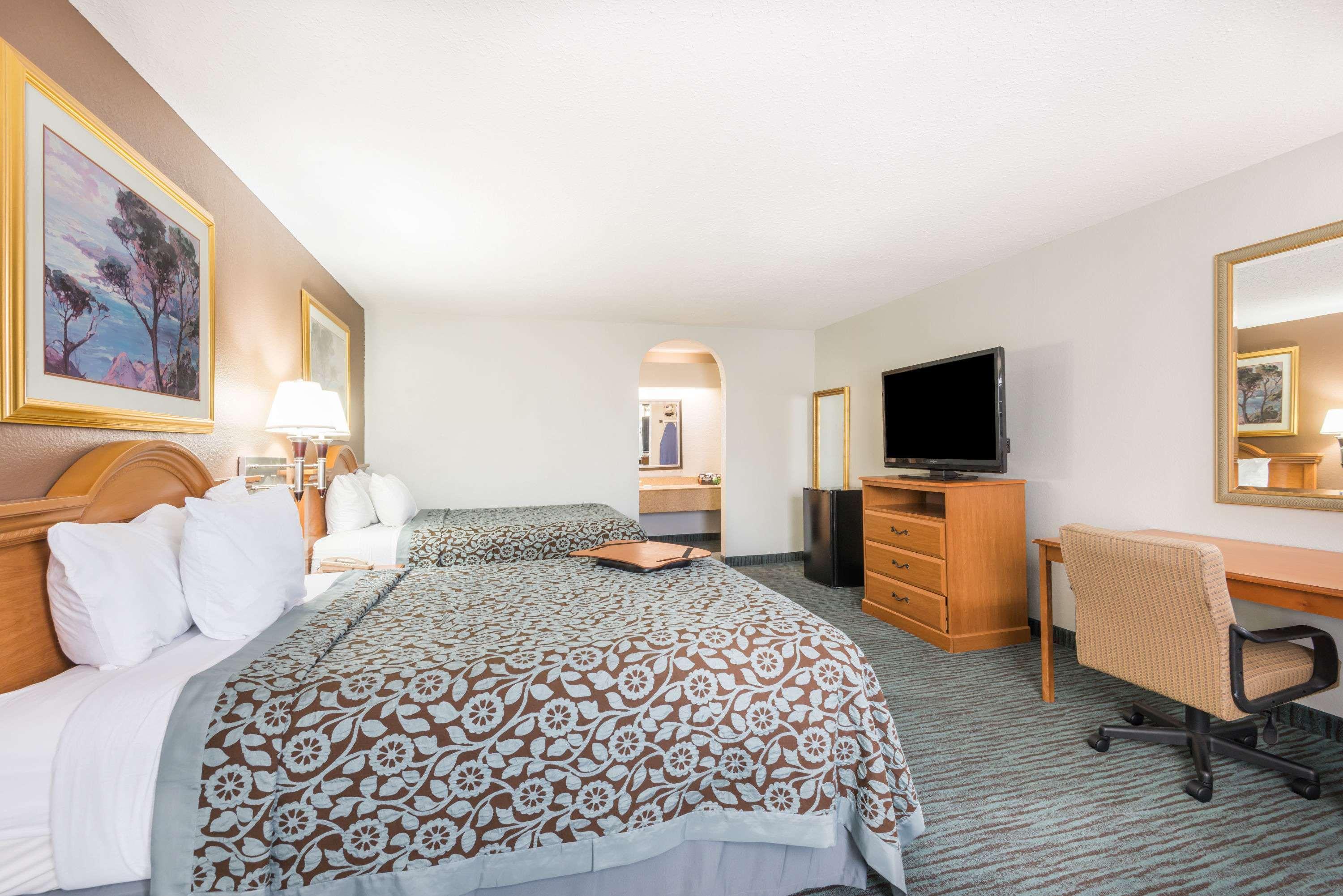Days Inn New Braunfels — photo 5