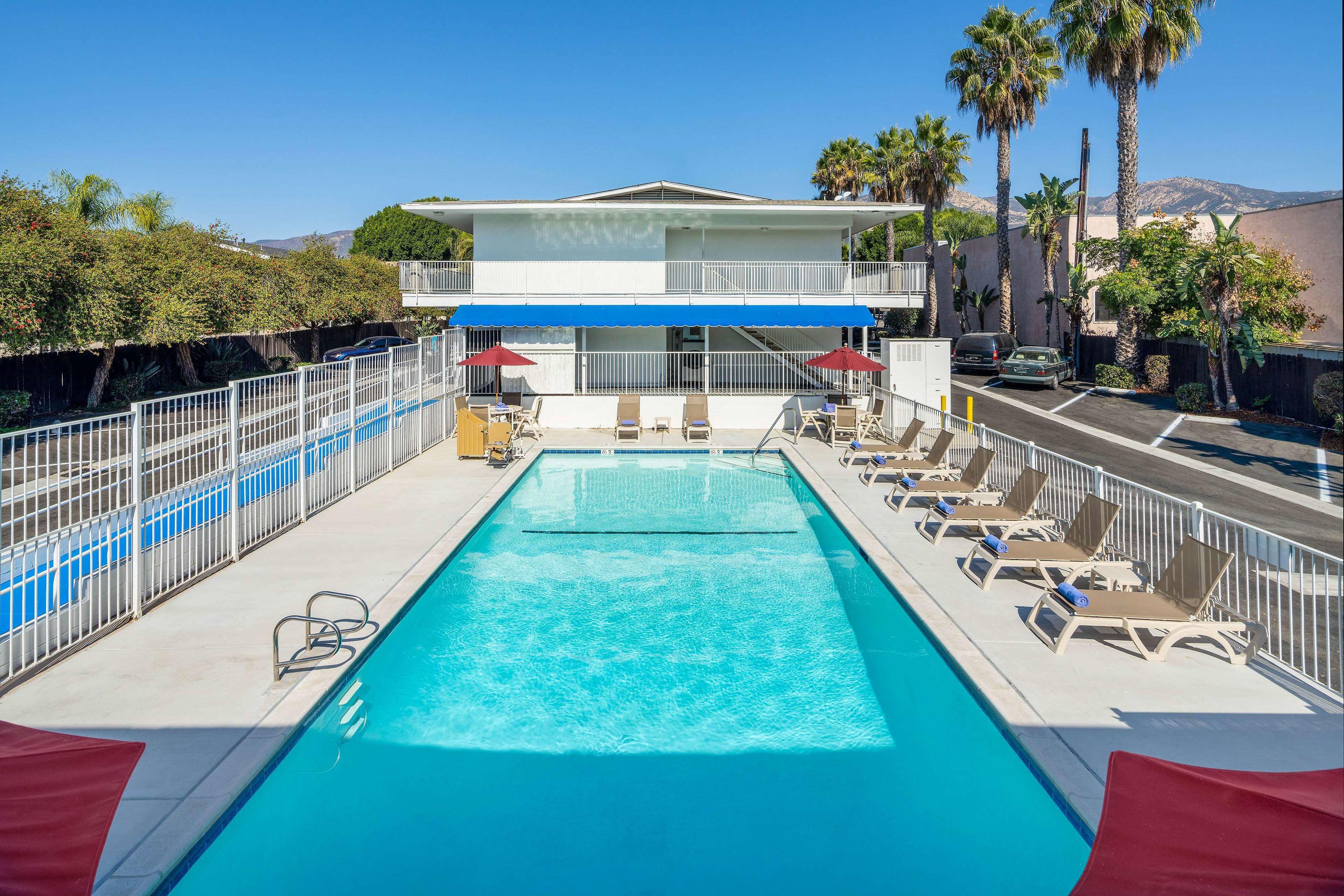 Motel 6 Santa Barbara - State Street — photo 4