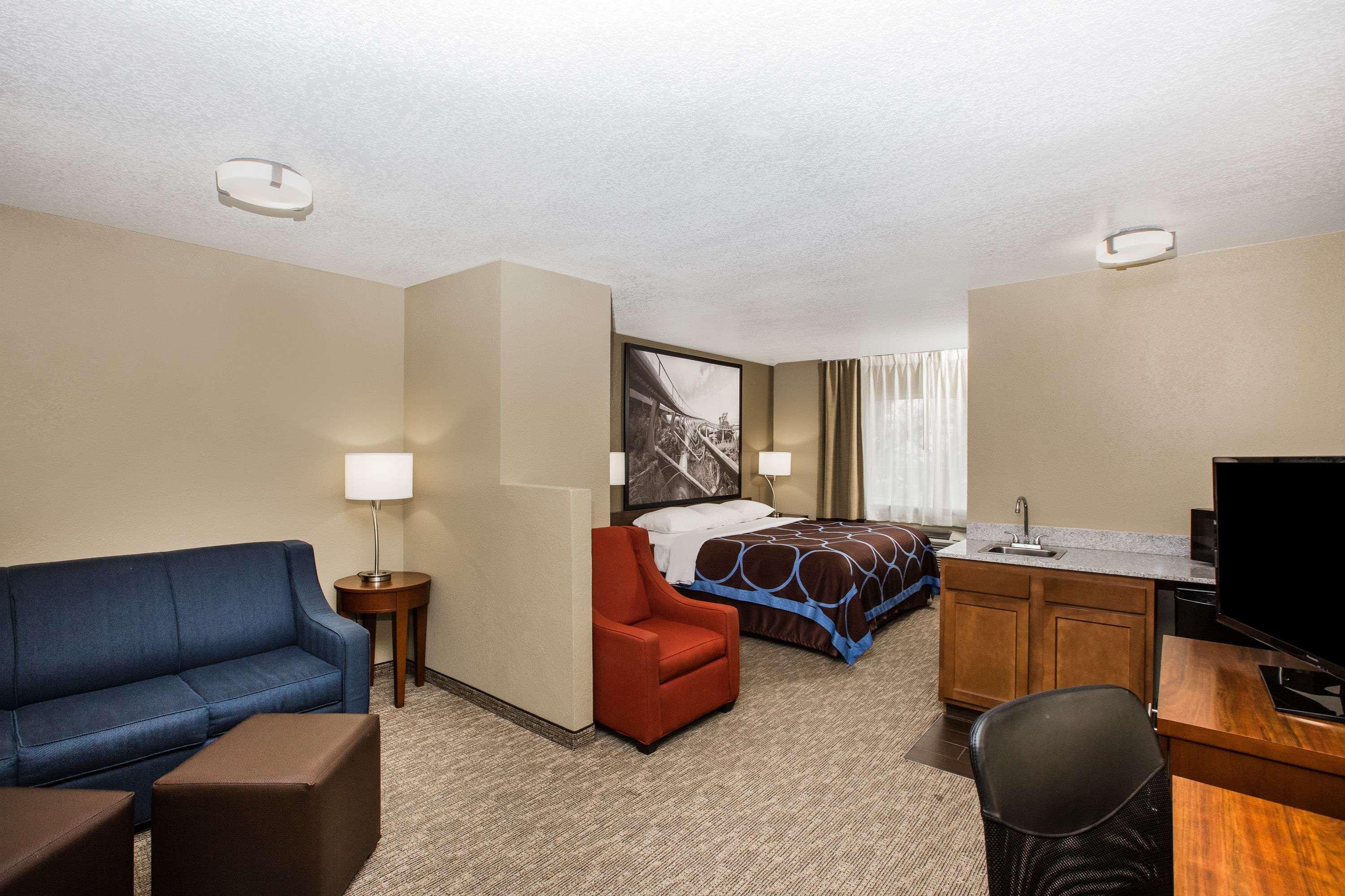 Super 8 by Wyndham Altoona — photo 4