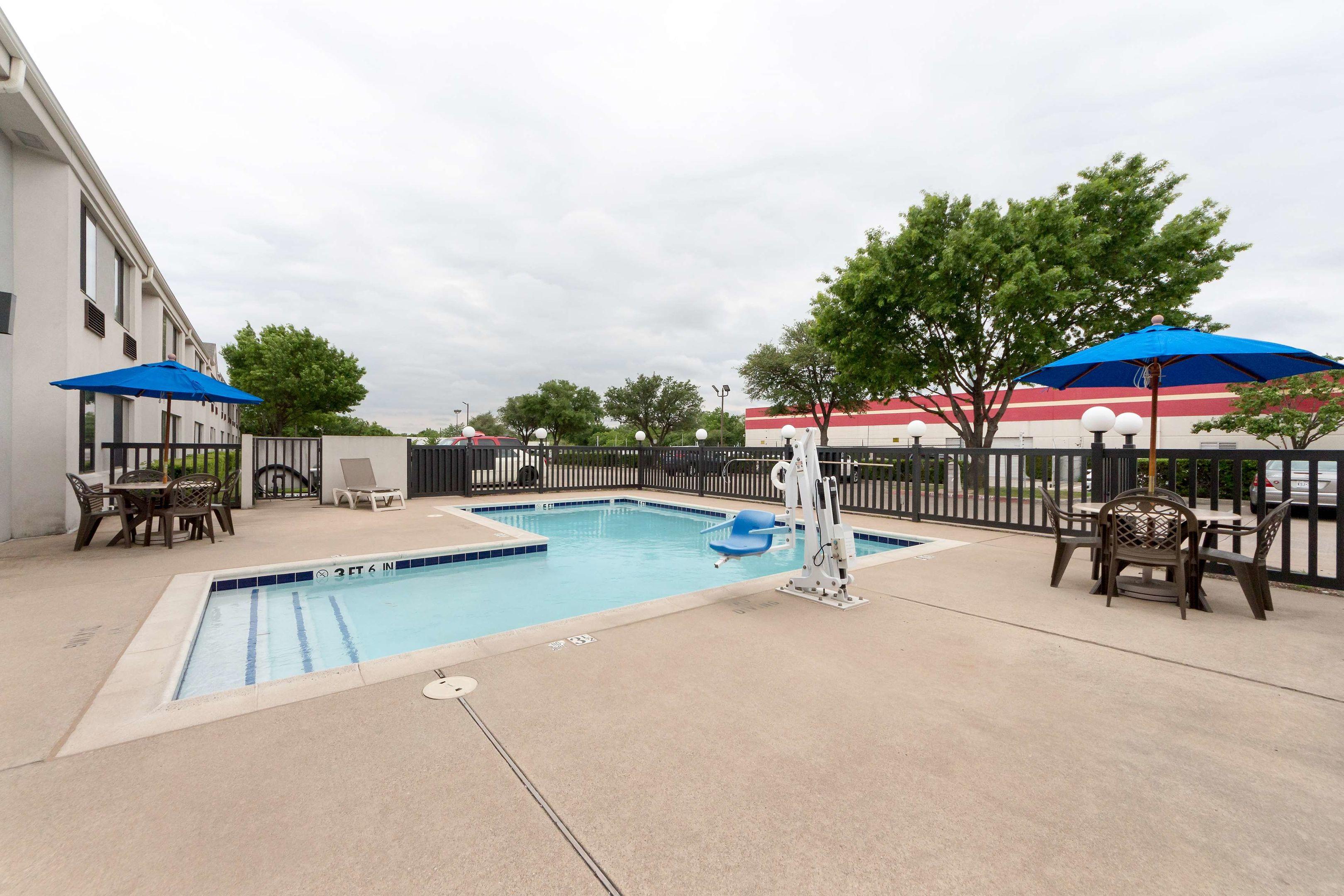 Motel 6 Dallas Northeast — photo 4