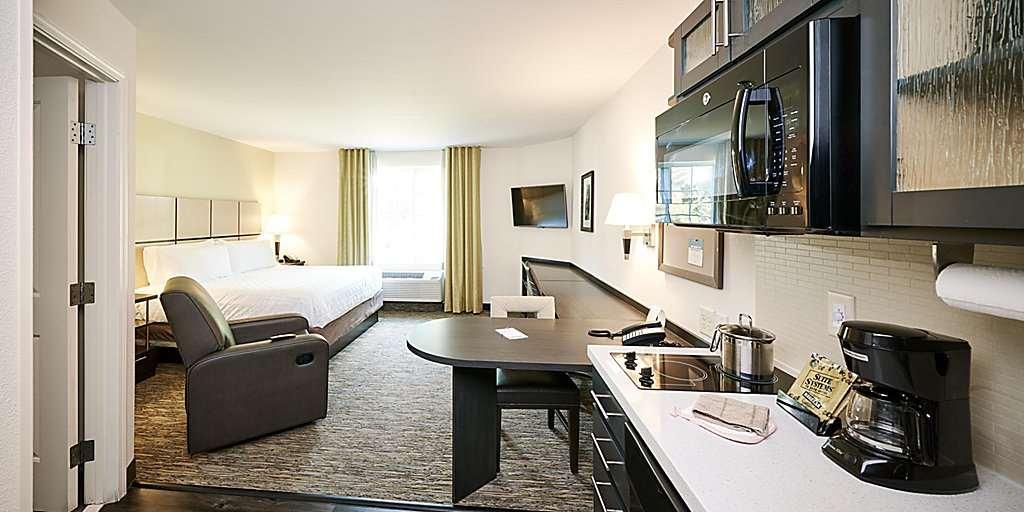Sonesta Simply Suites Plano Frisco — photo 4