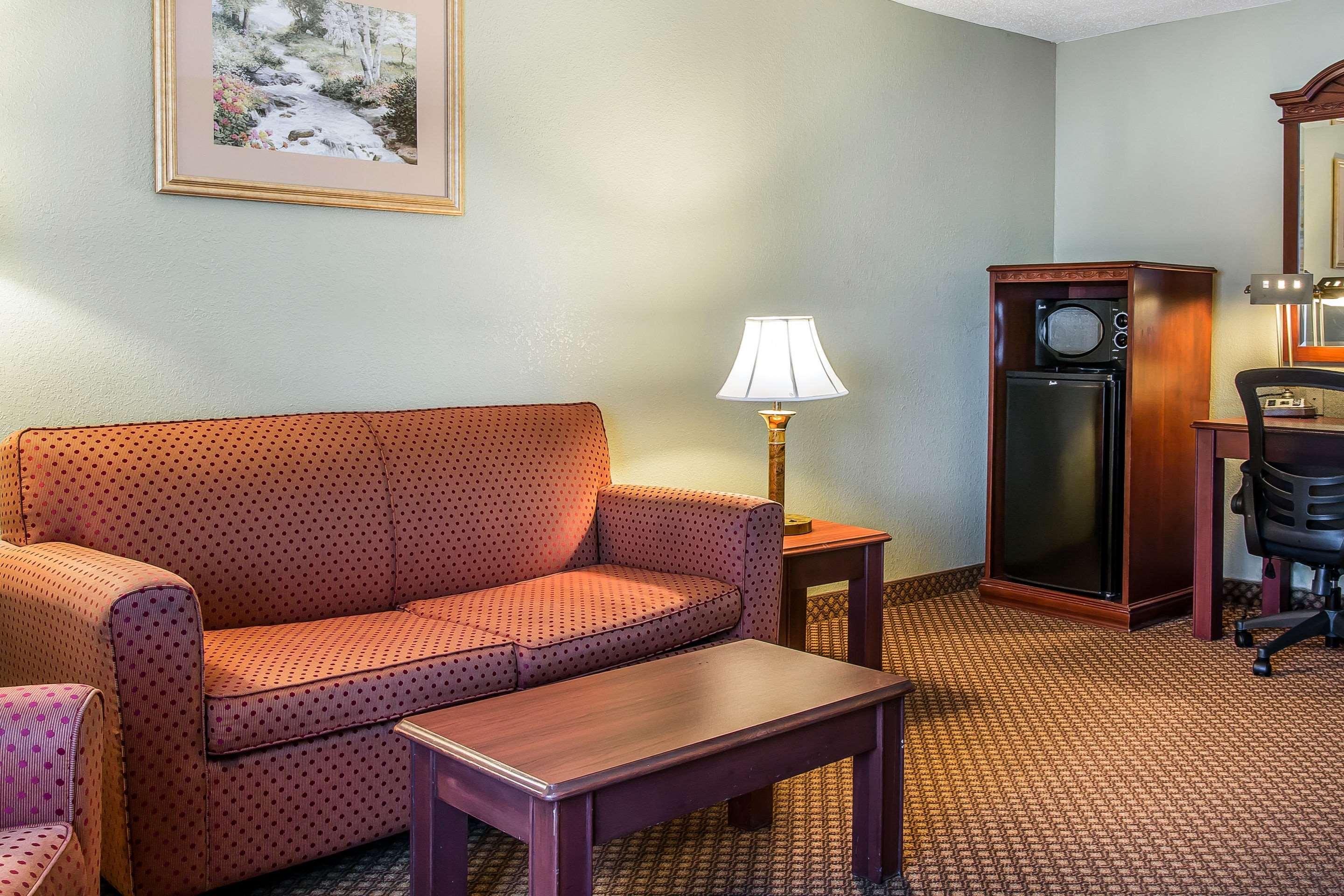 Comfort Inn & Suites — photo 4