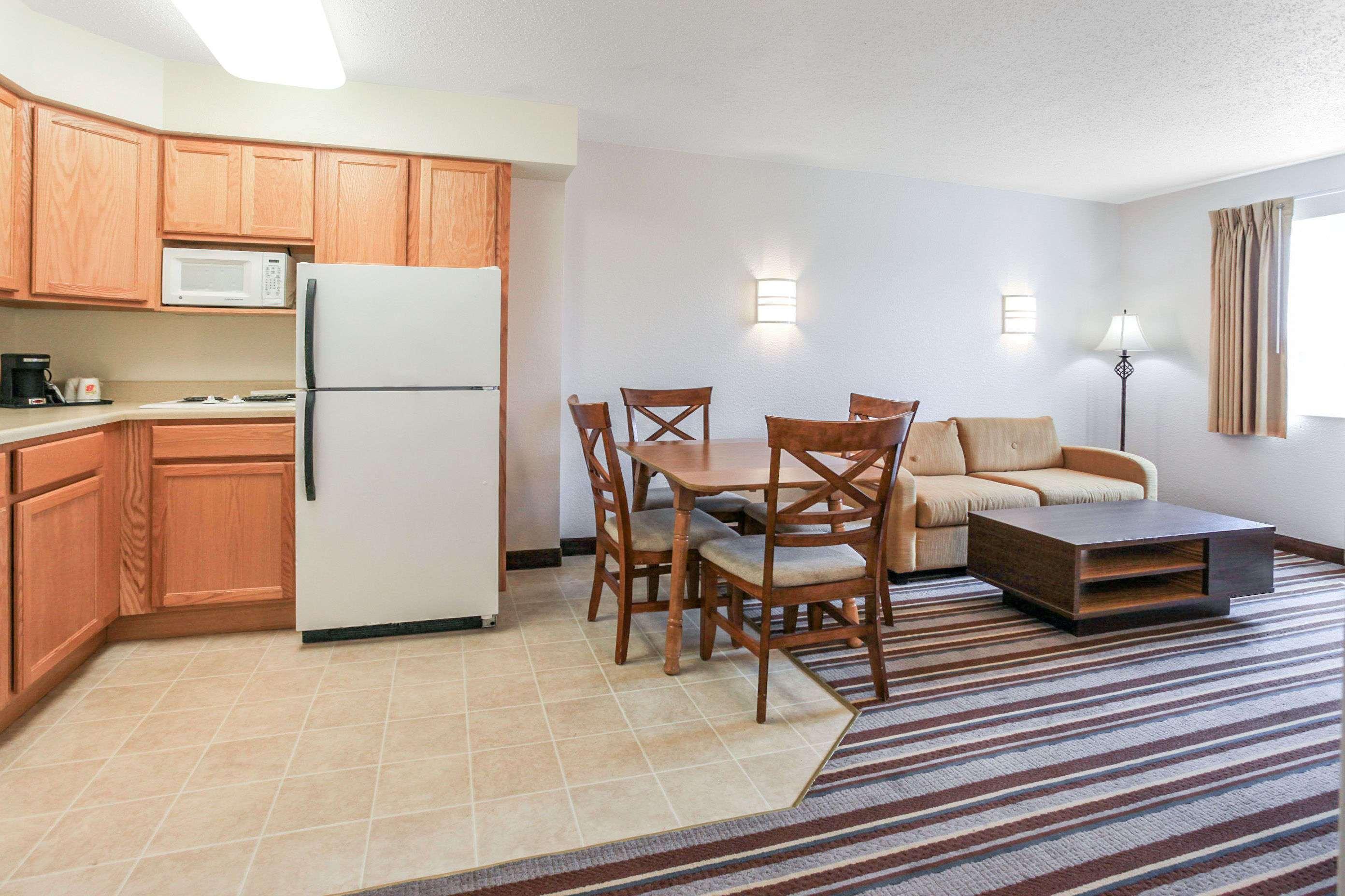 Super 8 by Wyndham Sault Ste. Marie — photo 4