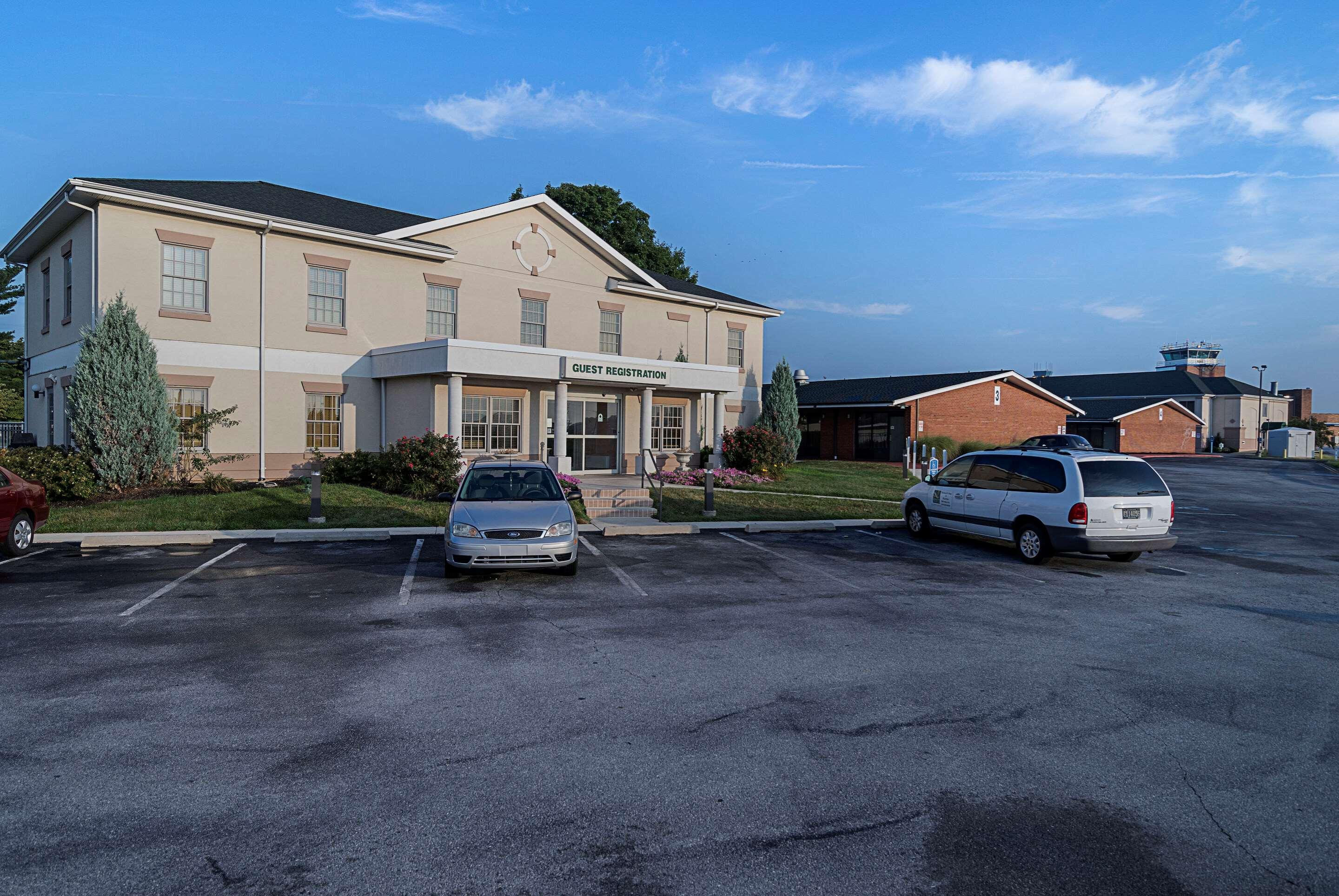 Quality Inn & Suites Skyways — photo 3