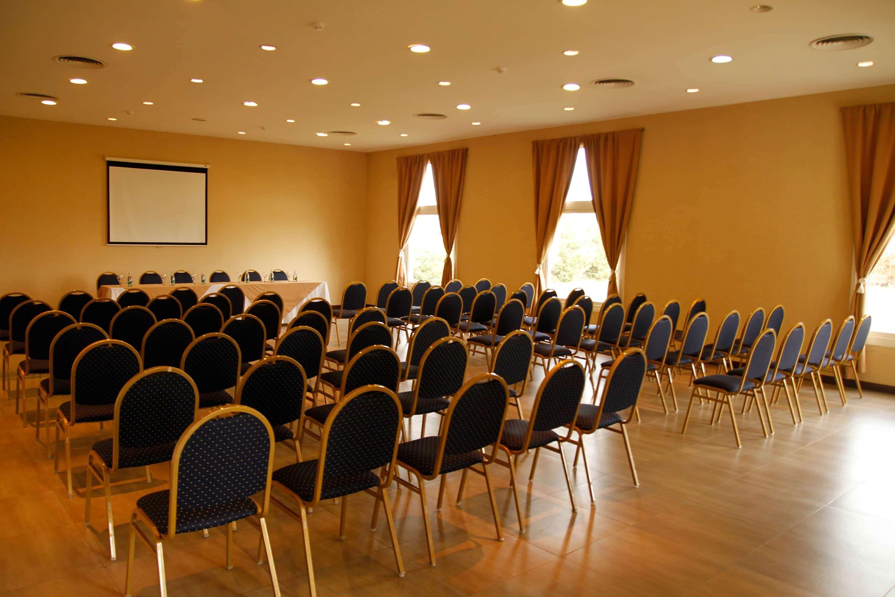 Howard Johnson Hotel Trenque Lauquen — photo 3