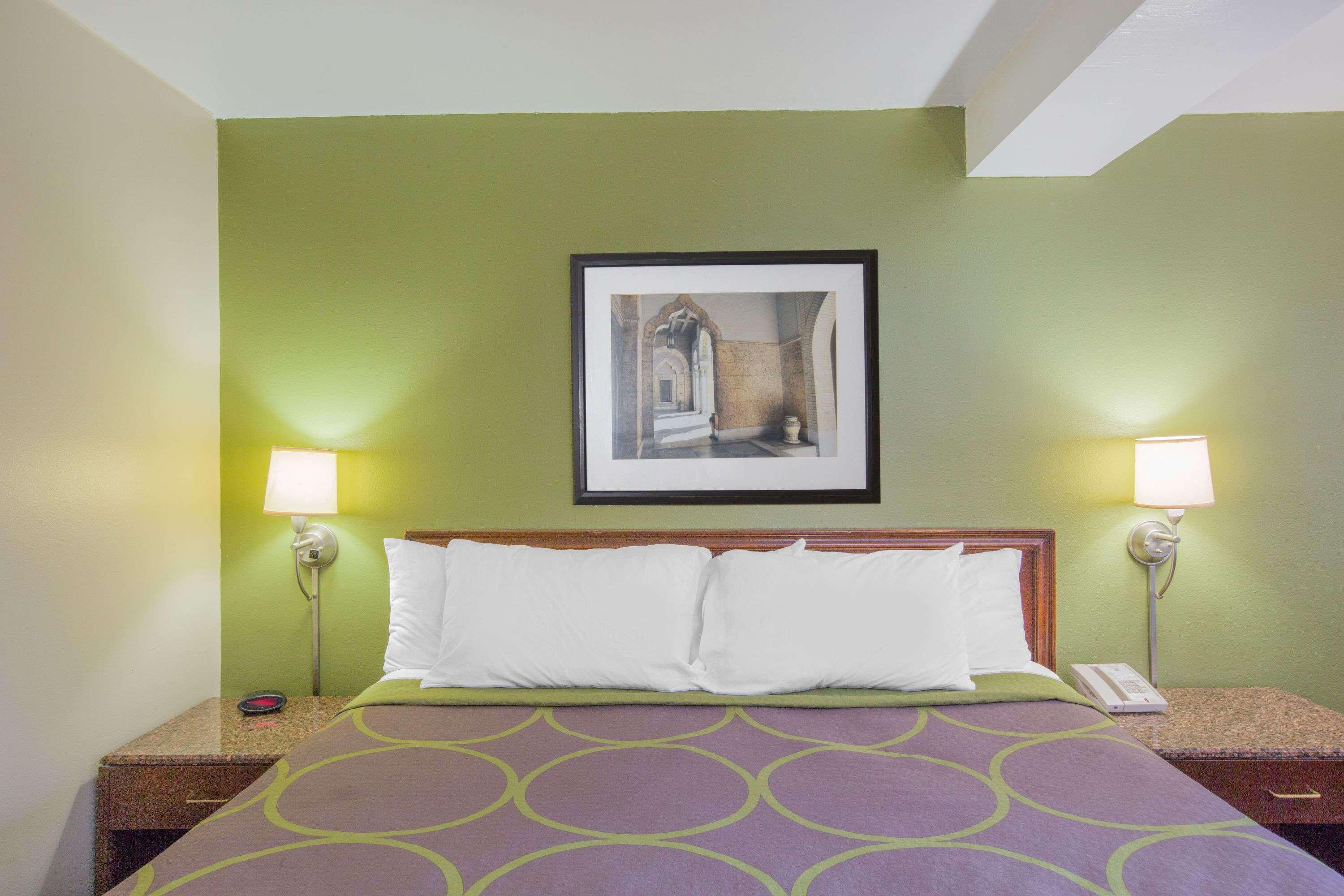 Super 8 by Wyndham Jasper — photo 4