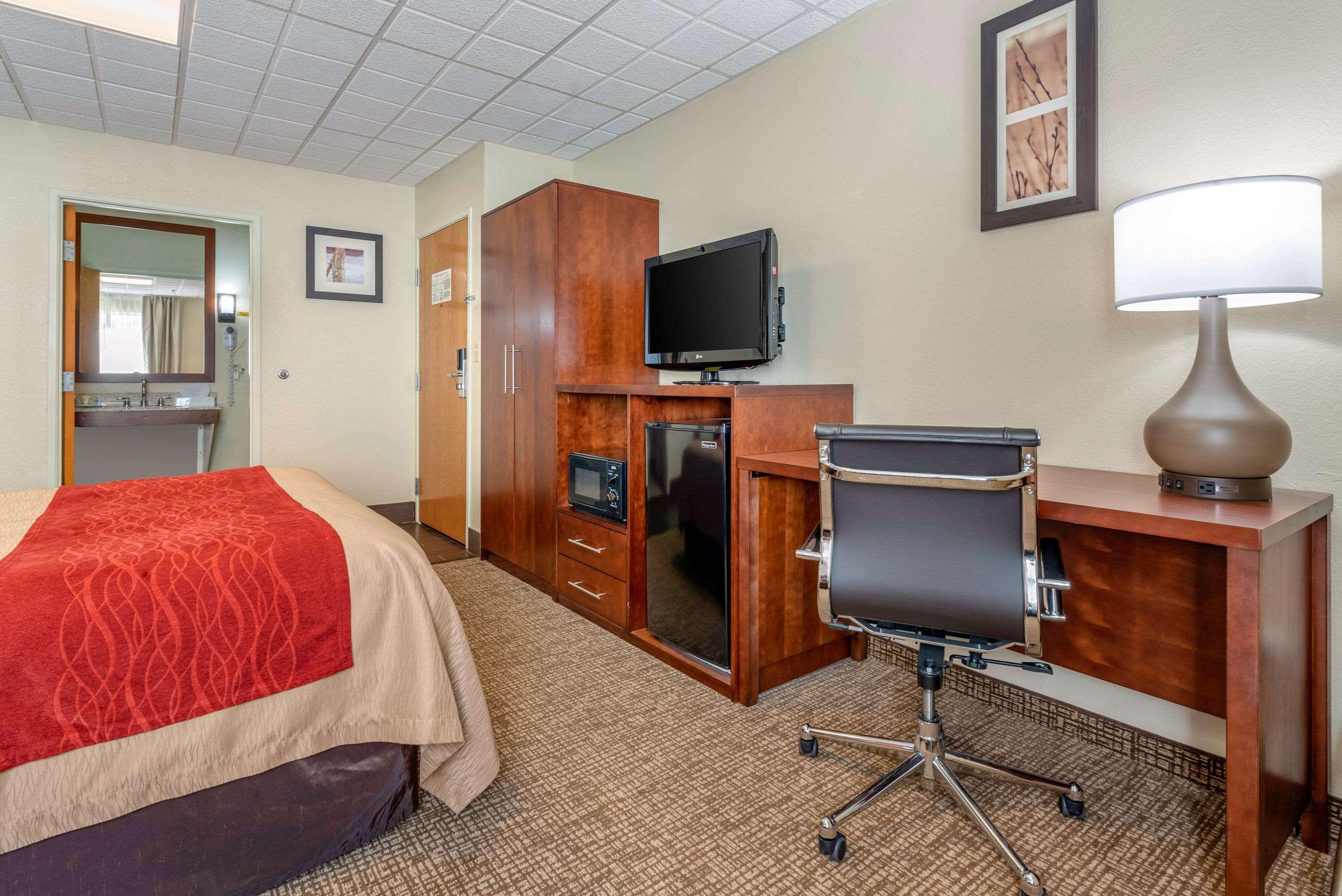 Comfort Inn — photo 5