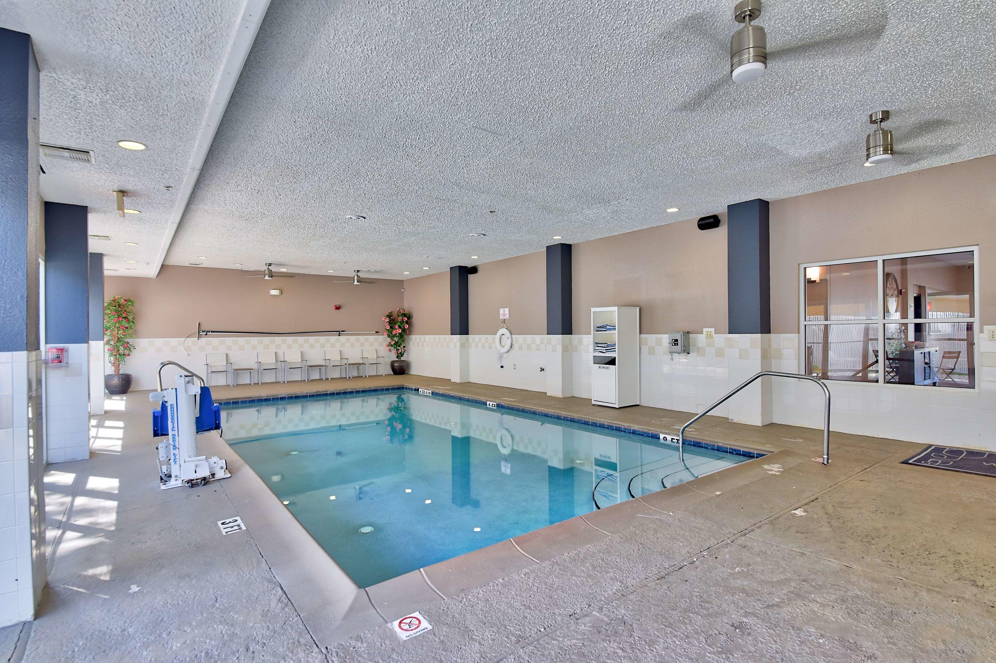 Country Inn & Suites by Radisson, Ocala, FL — photo 3
