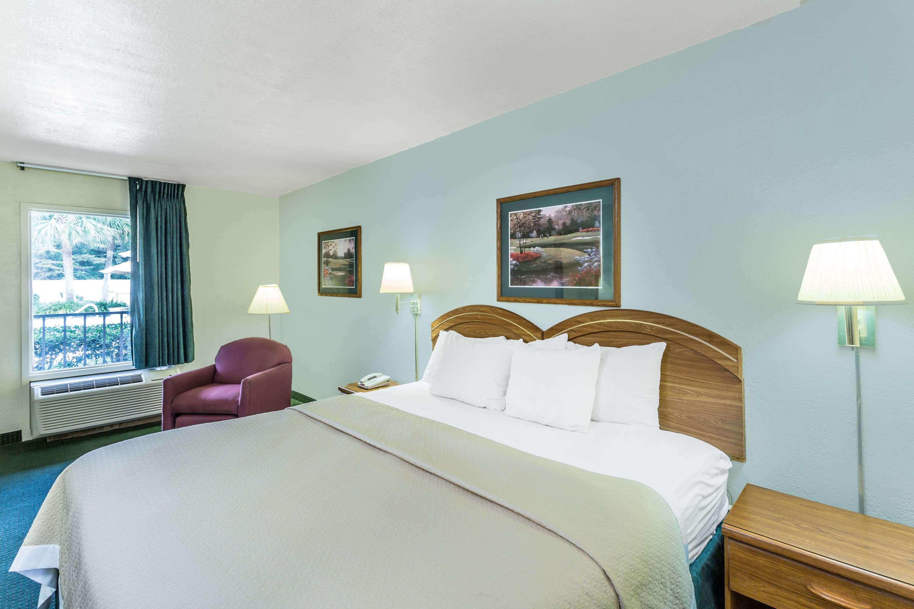 Days Inn Lake Park/Valdosta — photo 4