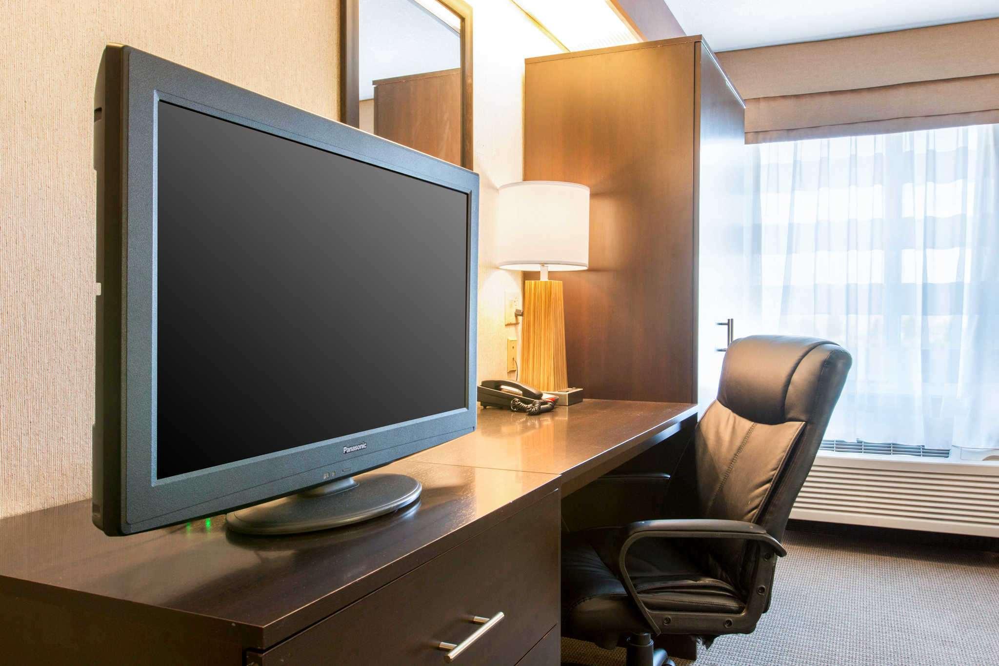 Sleep Inn & Suites — photo 4