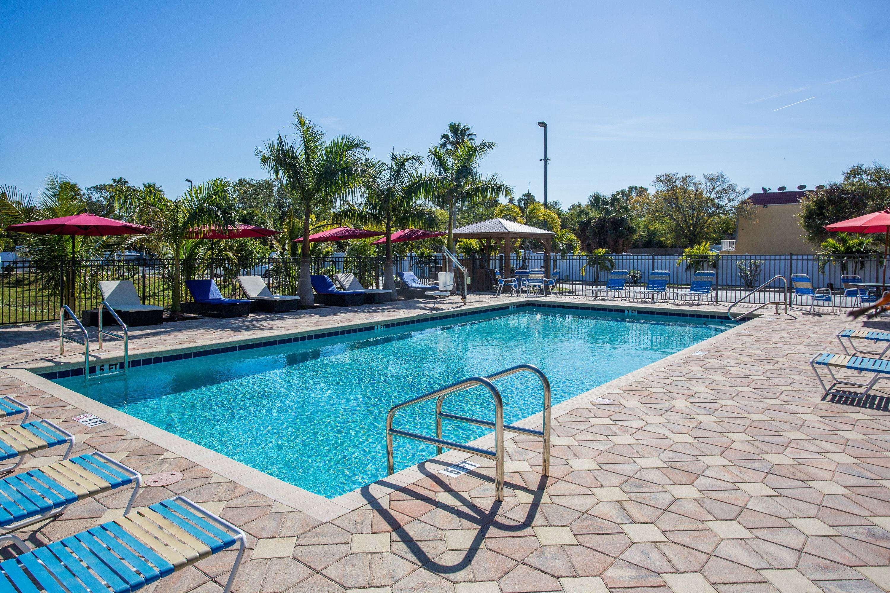 Days Inn Sarasota Bay — photo 5