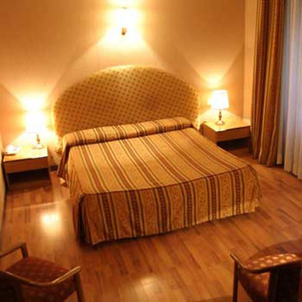 Regal Park Hotel — photo 5