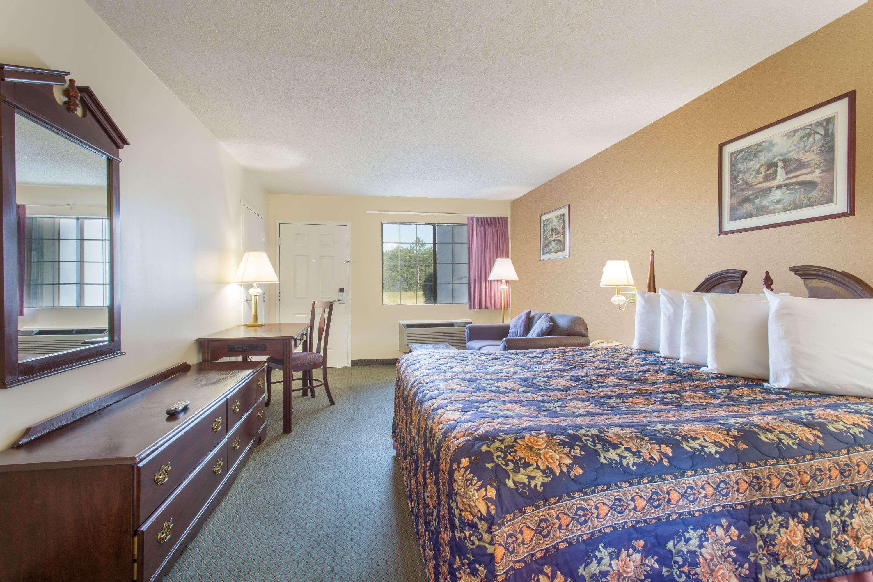Days Inn - Picayune — photo 5