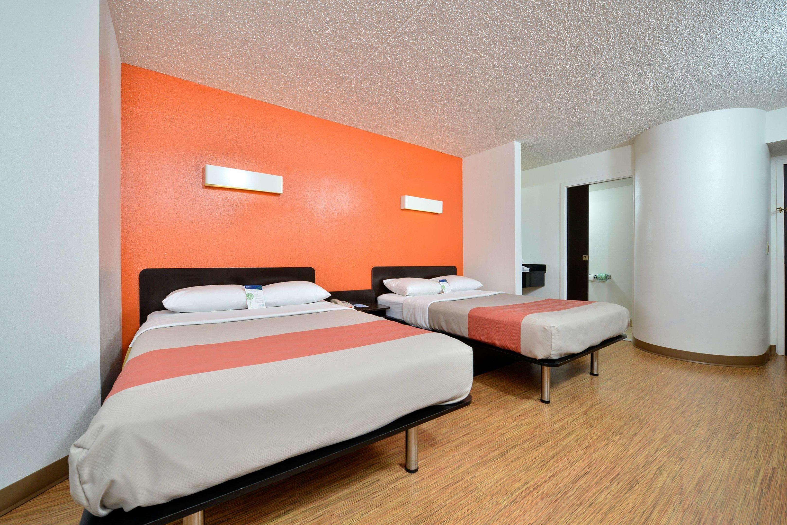 Motel 6 West Plano — photo 4