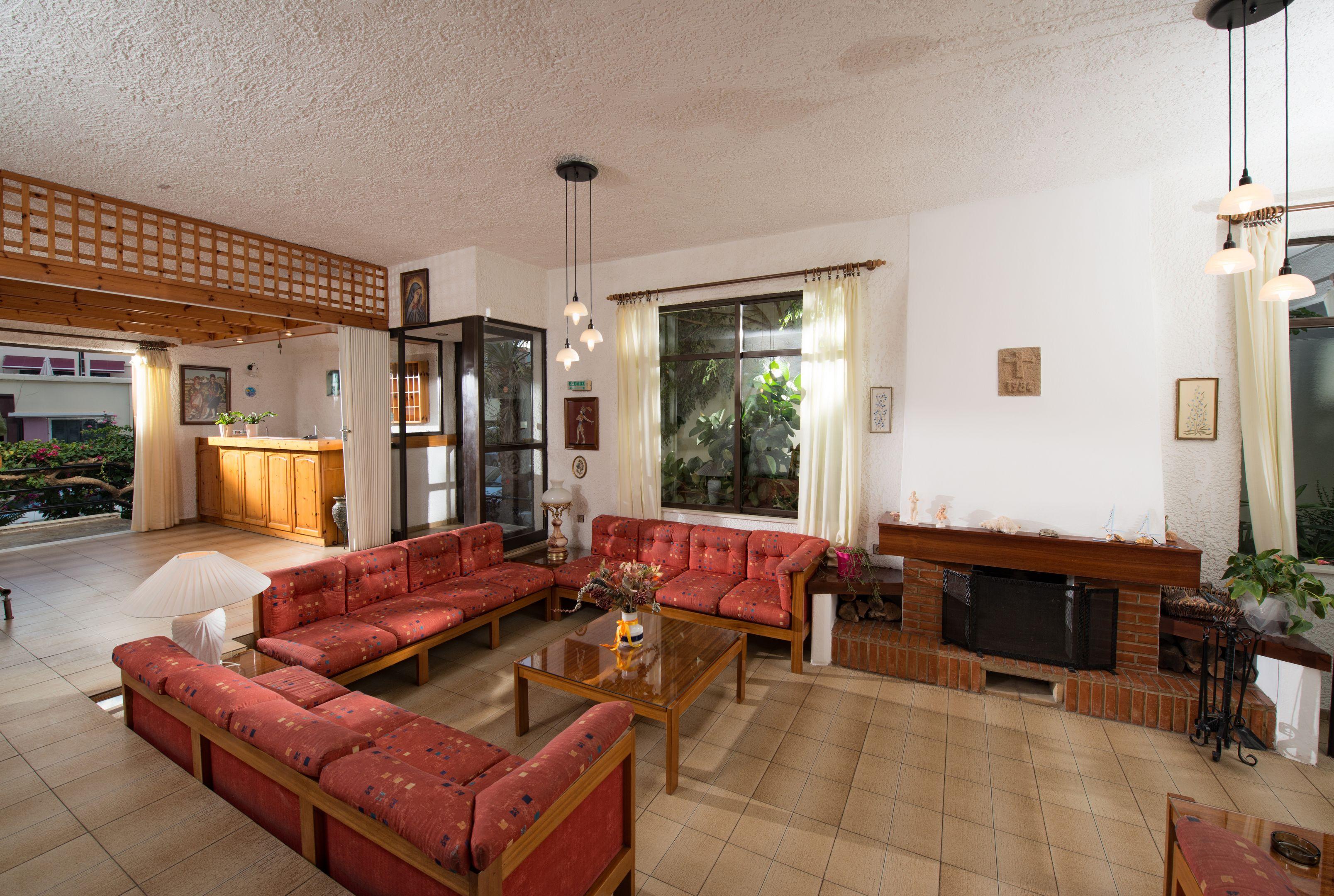 Sunshine Hotel & Studios — photo 5