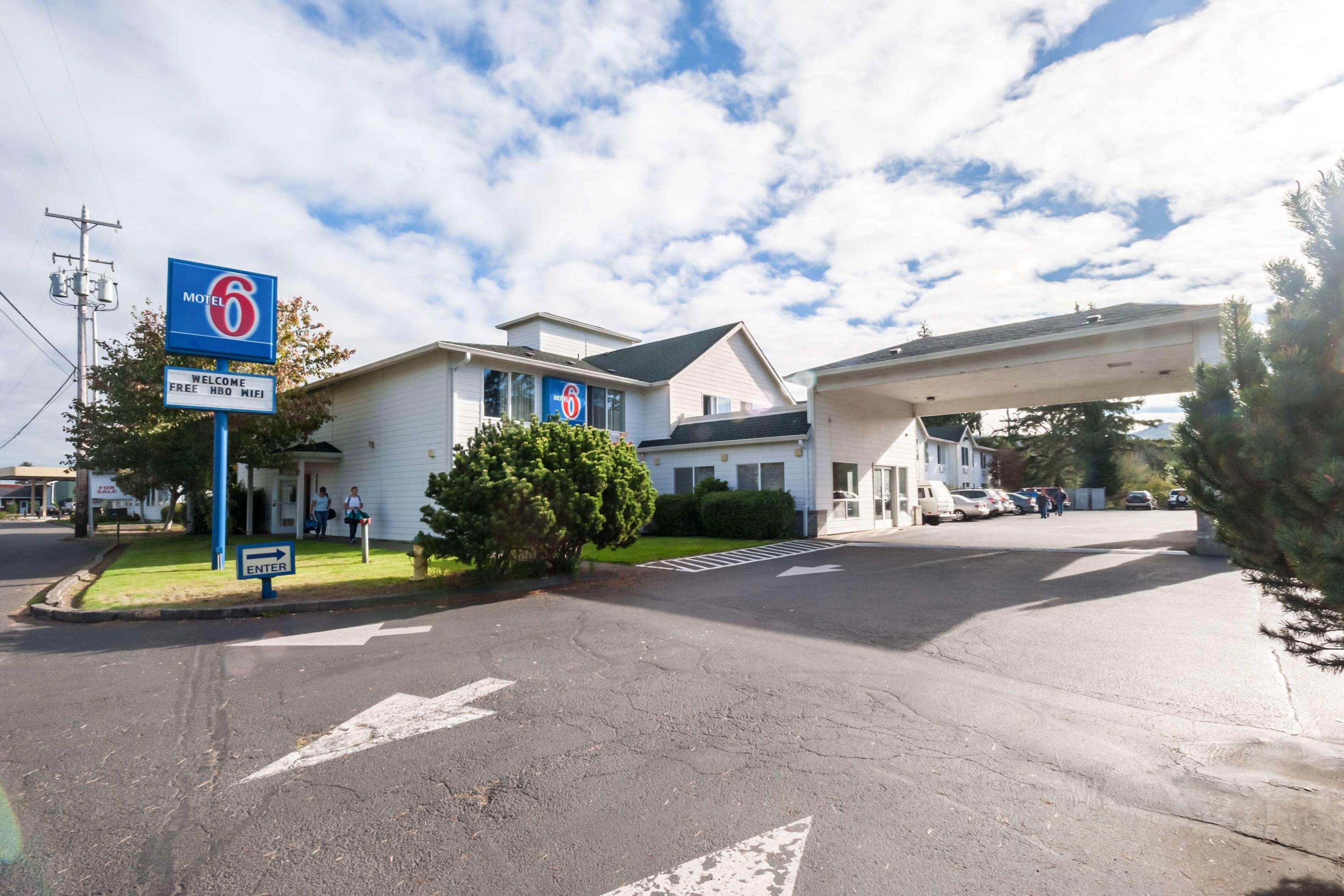Motel 6 Seaside — photo 4