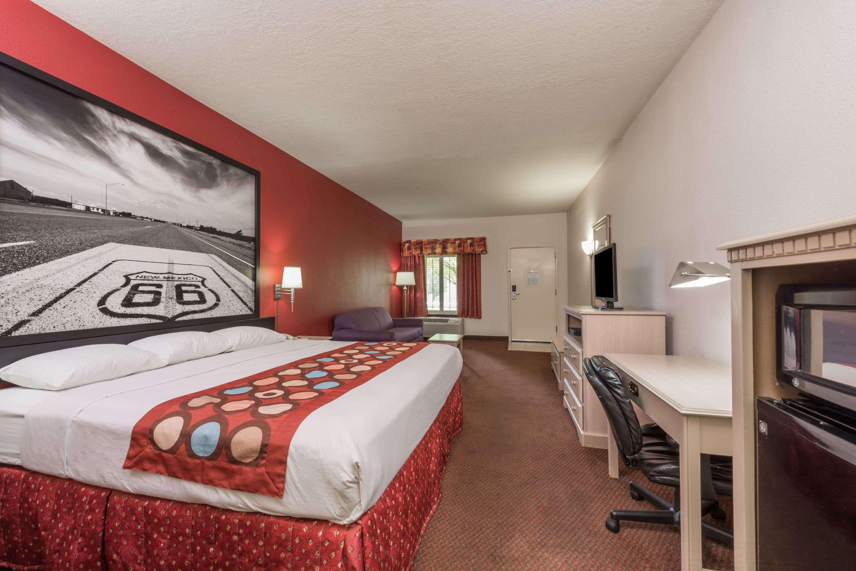 Super 8 by Wyndham Albuquerque Airport — photo 4