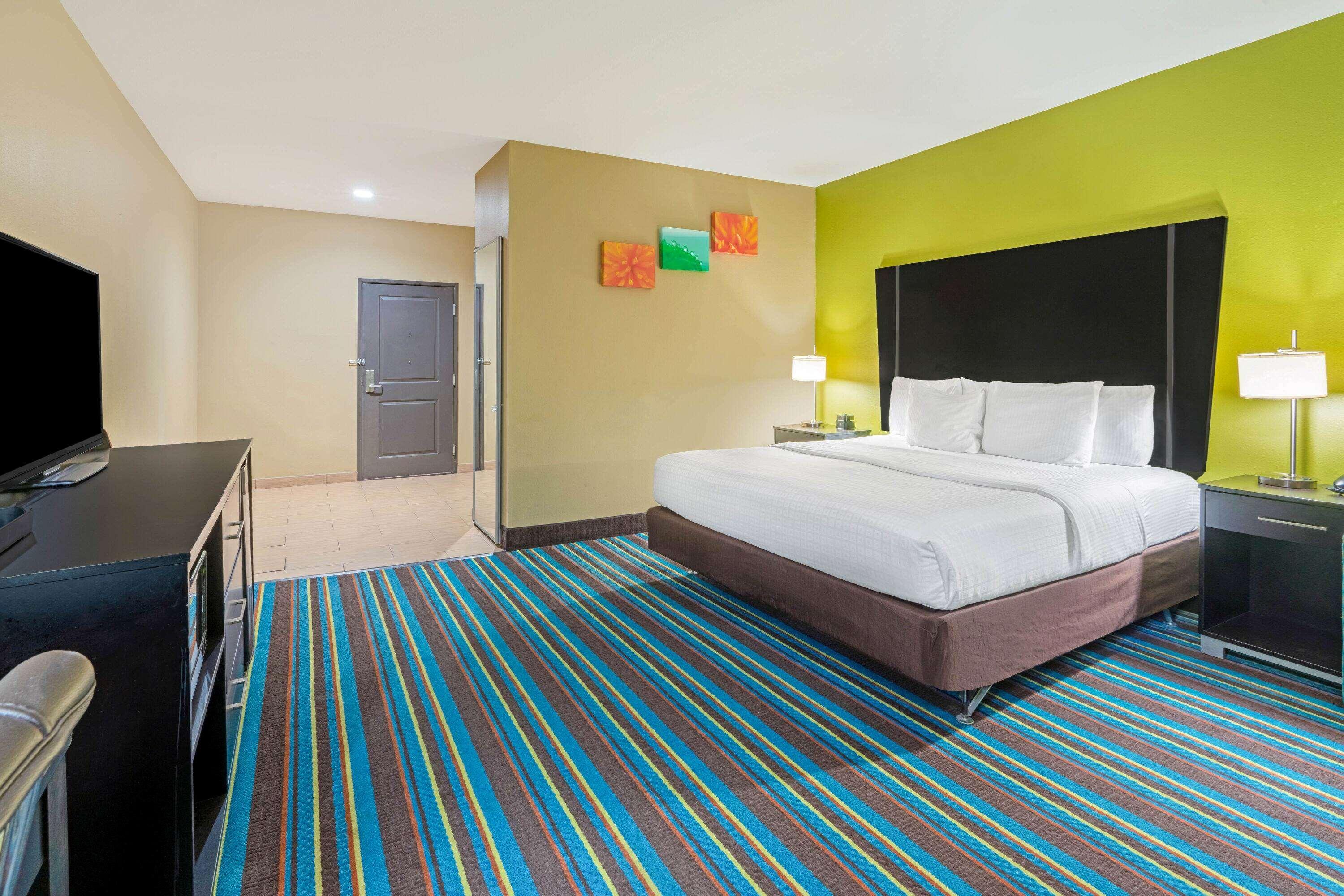 La Quinta Inn & Suites by Wyndham Muskogee — photo 4