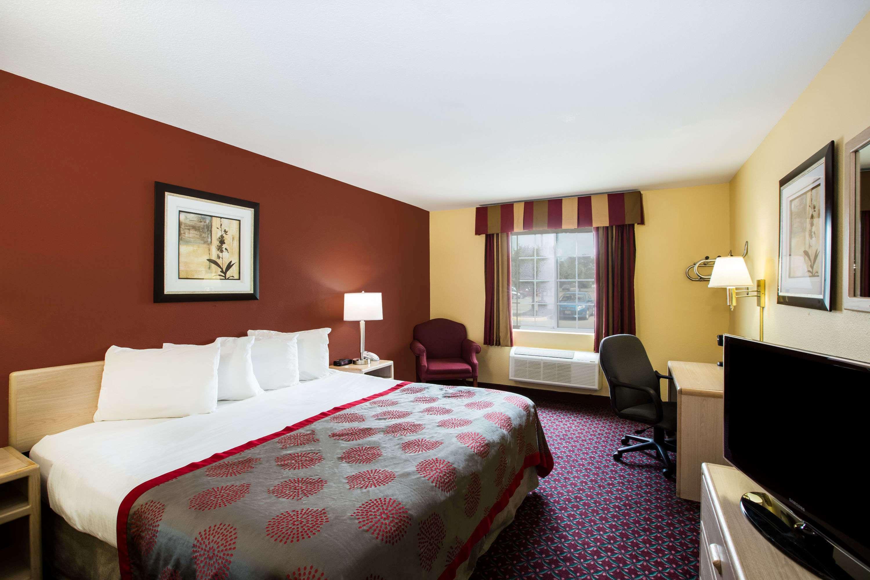 Ramada by Wyndham Sioux Falls — photo 5