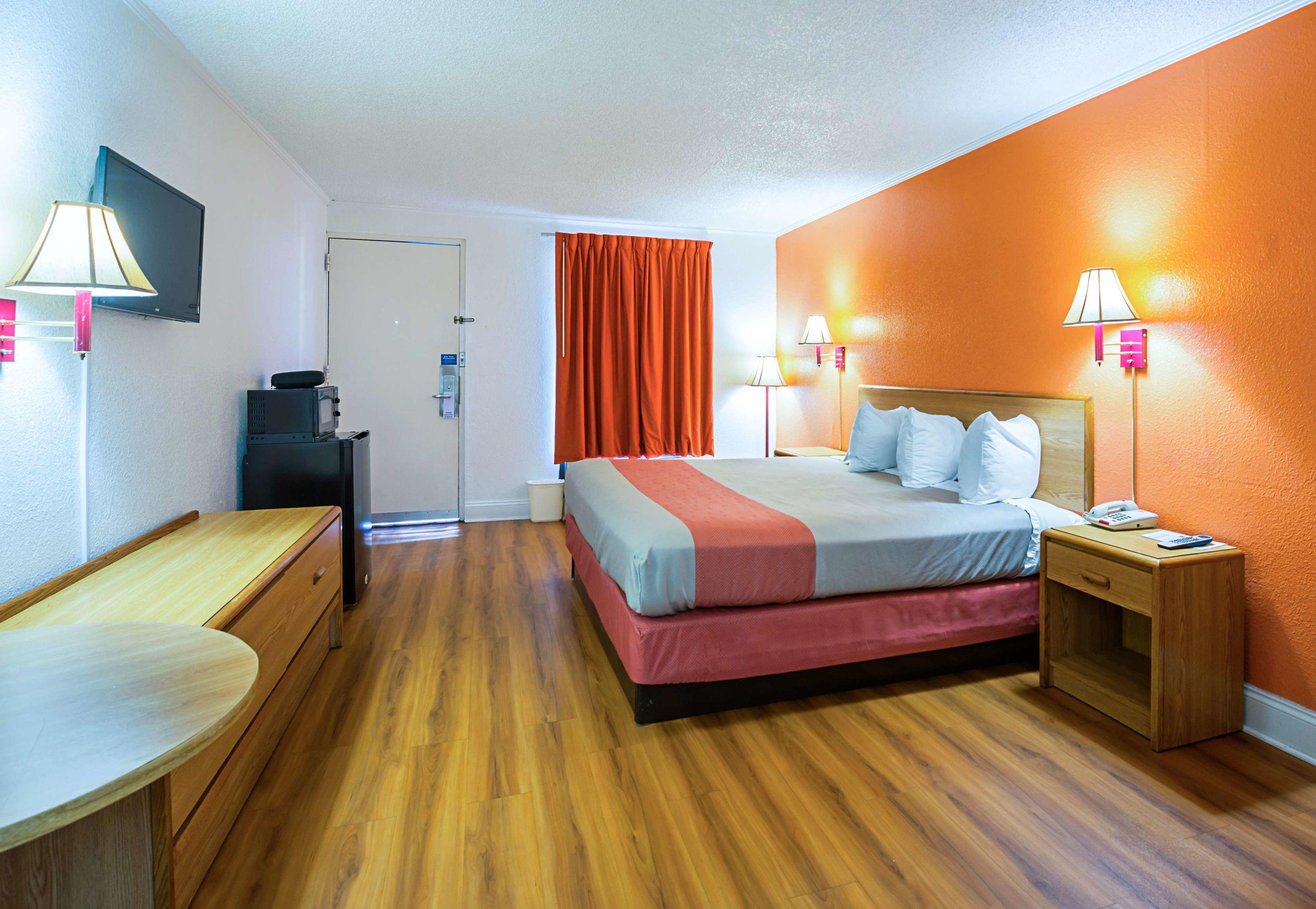 Motel 6 Perry 4860 — photo 5