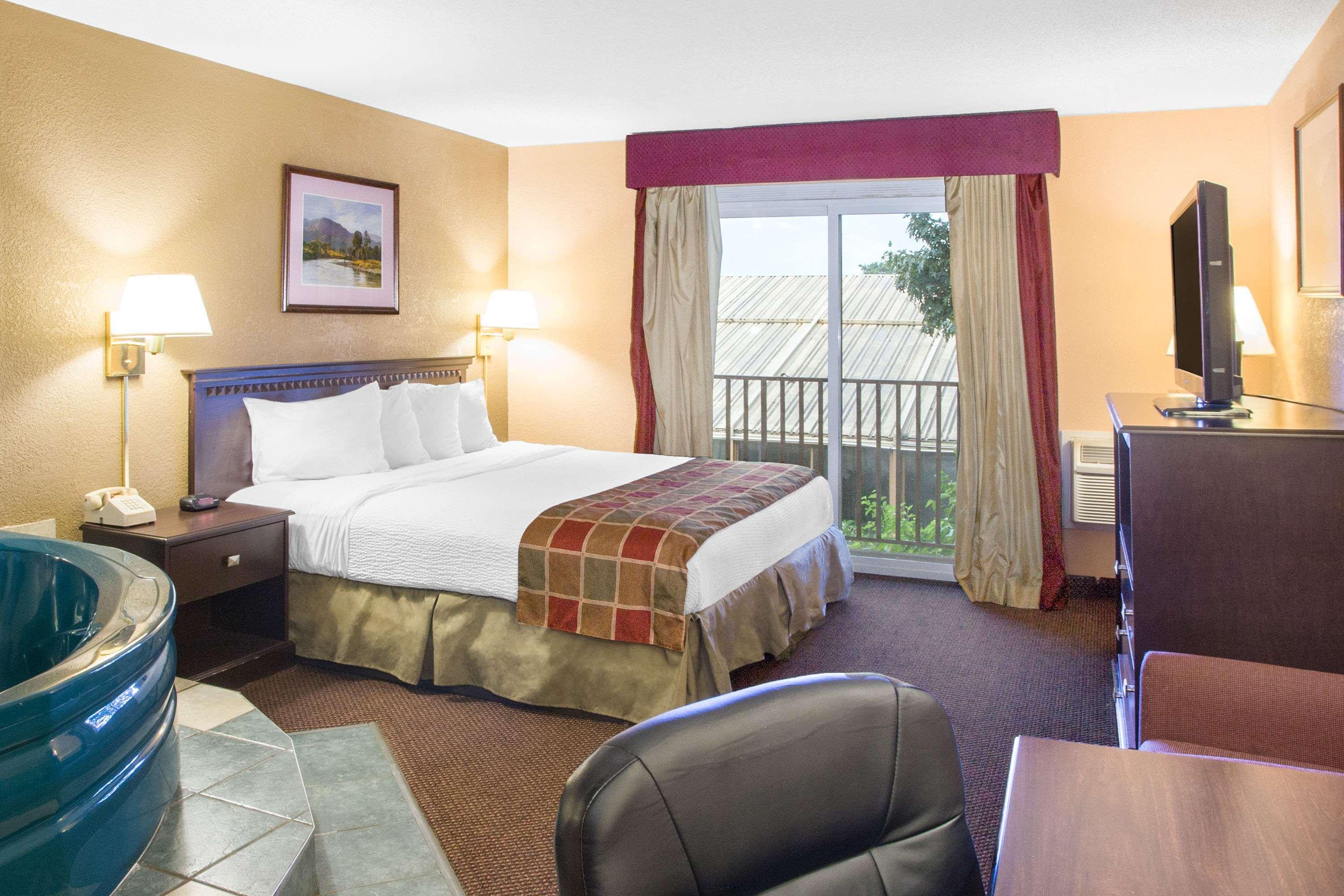 Days Inn Toledo — photo 4