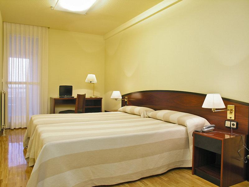 Apartamentos Mendebaldea Suites — photo 4