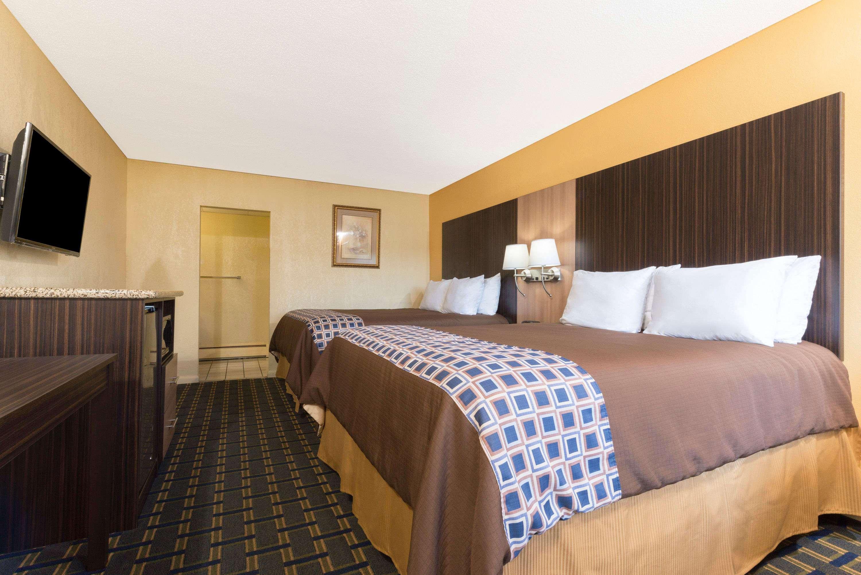 Days Inn Tonawanda/Buffalo — photo 5