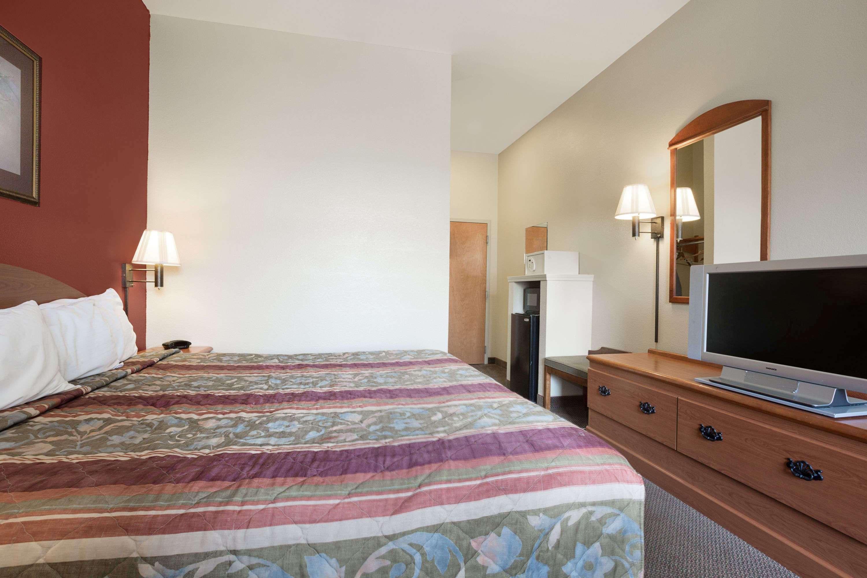 Howard Johnson by Wyndham University of Alabama Tuscaloosa — photo 5