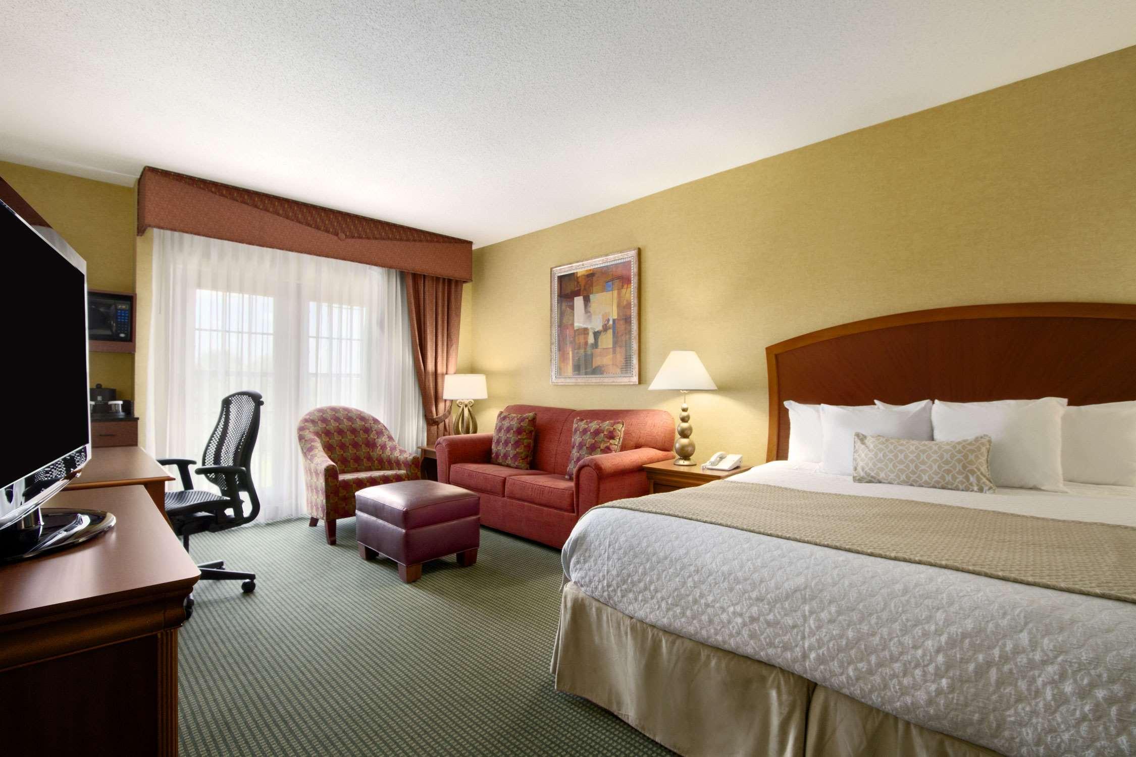 Embassy Suites Greensboro Airport — photo 4