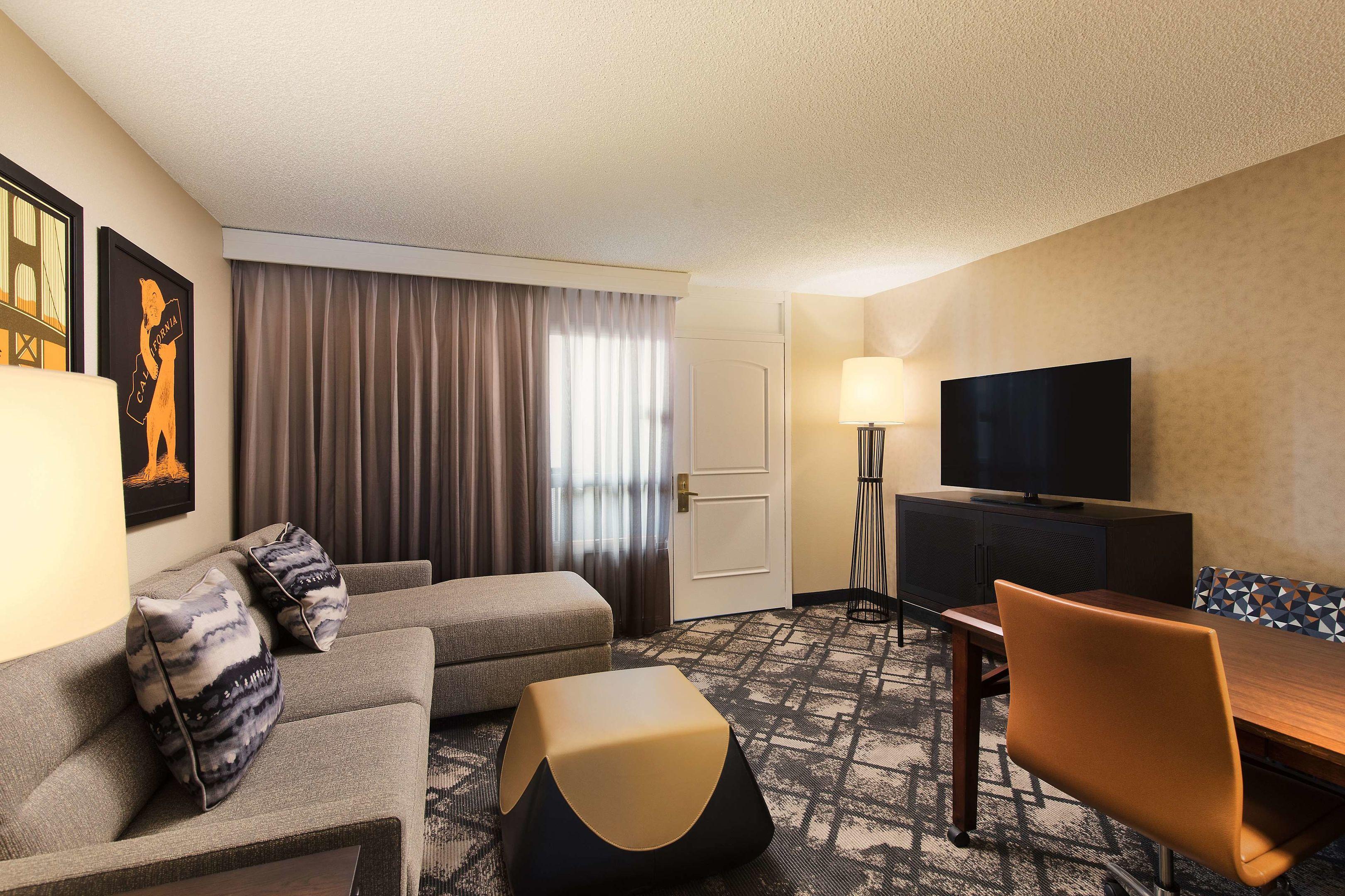 Embassy Suites by Hilton San Francisco Airport — photo 4