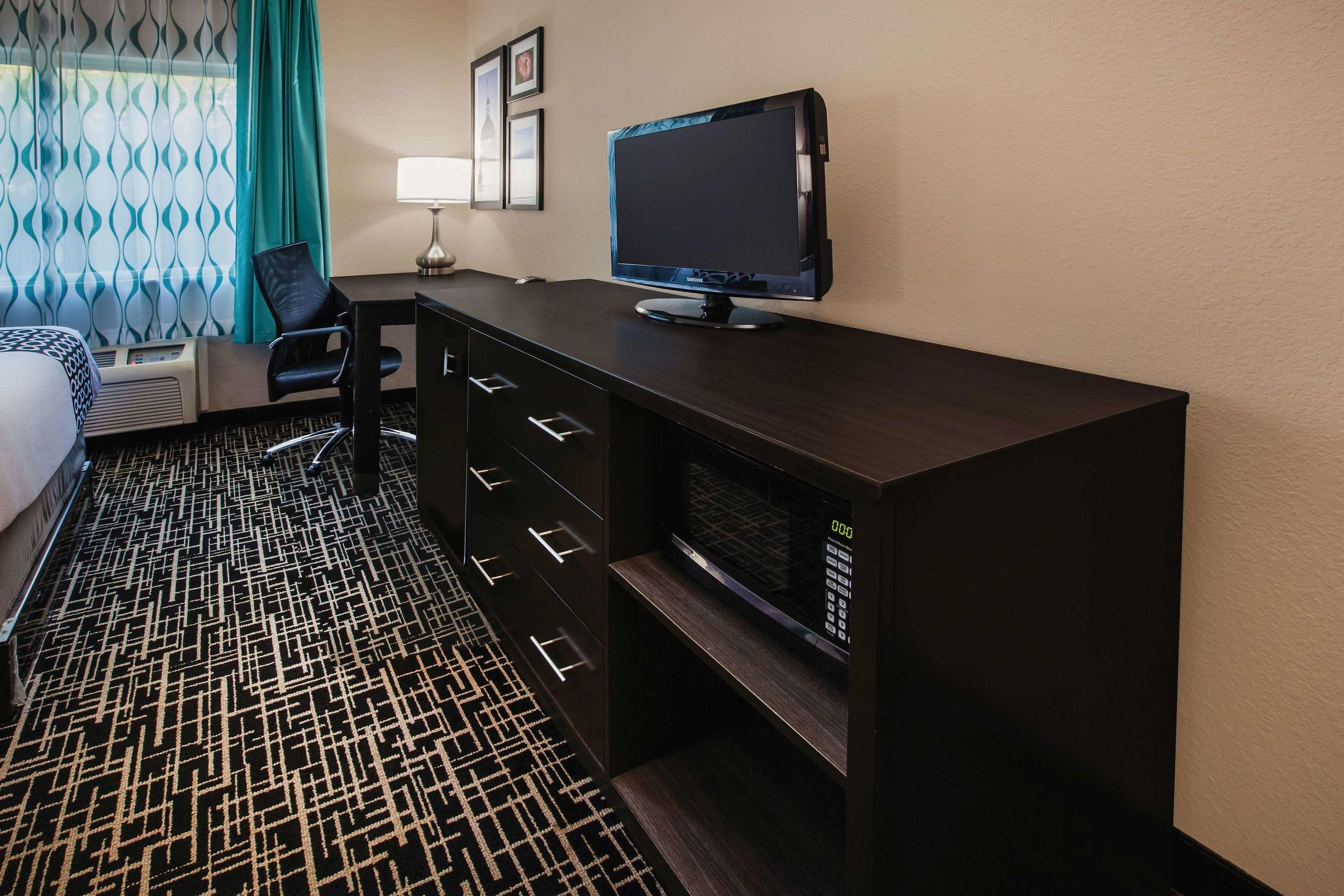 La Quinta Inn Indianapolis North at Pyramids — photo 5