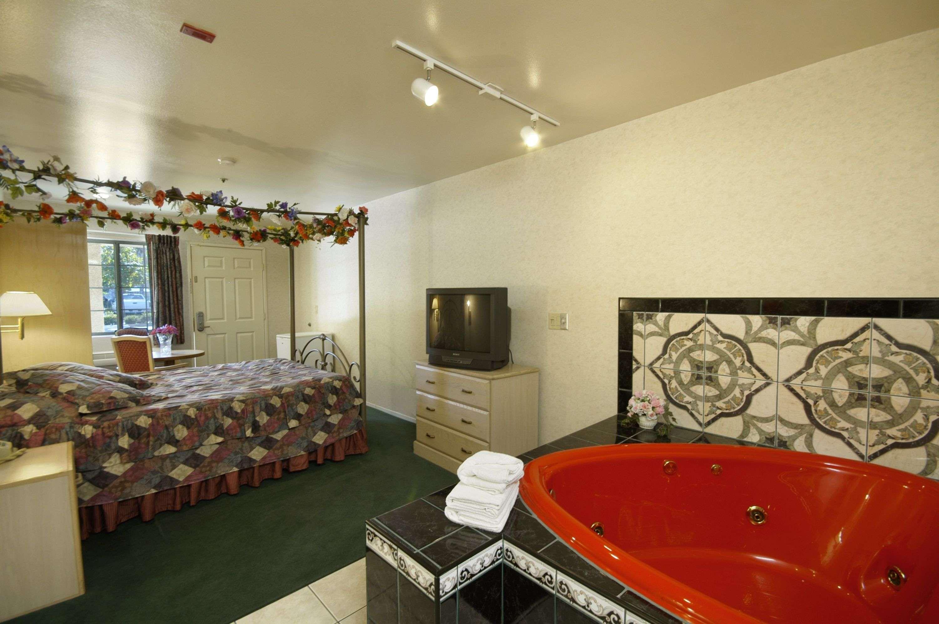 Days Inn by Wyndham Riverside Tyler Mall — photo 3