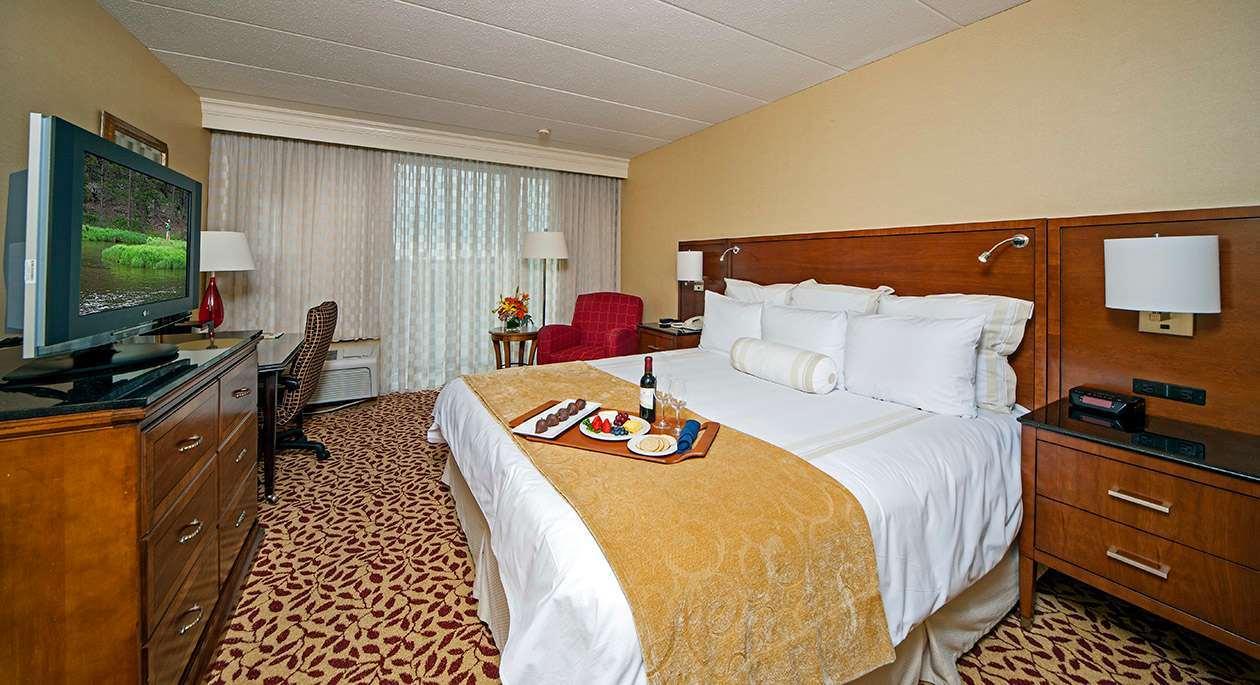 Ramada Plaza Fort Wayne Hotel and Conference Center — photo 5