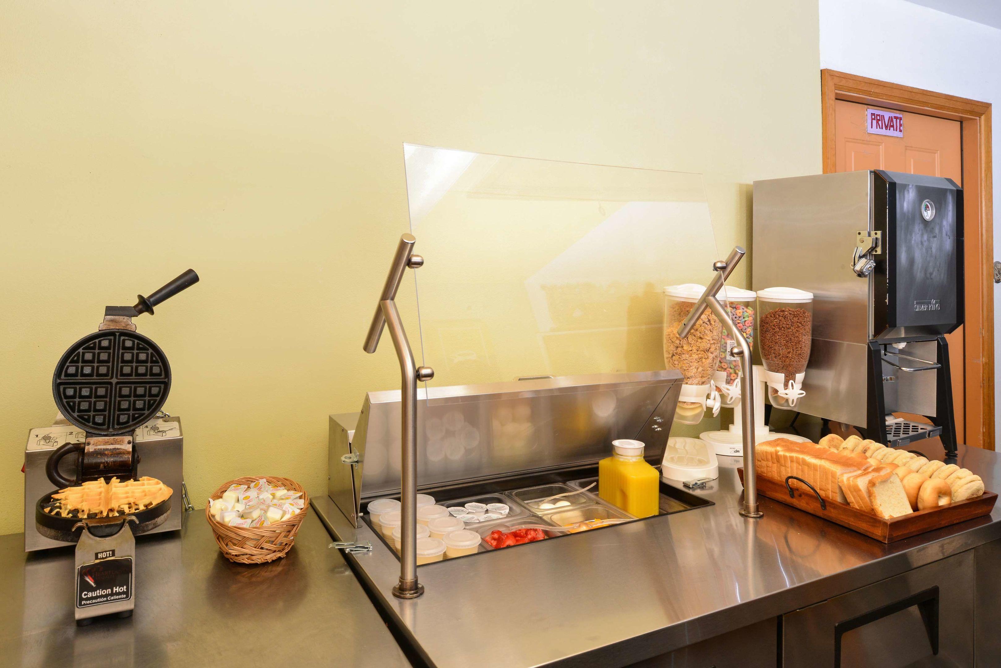 Americas Best Value Inn - Mayflower — photo 4