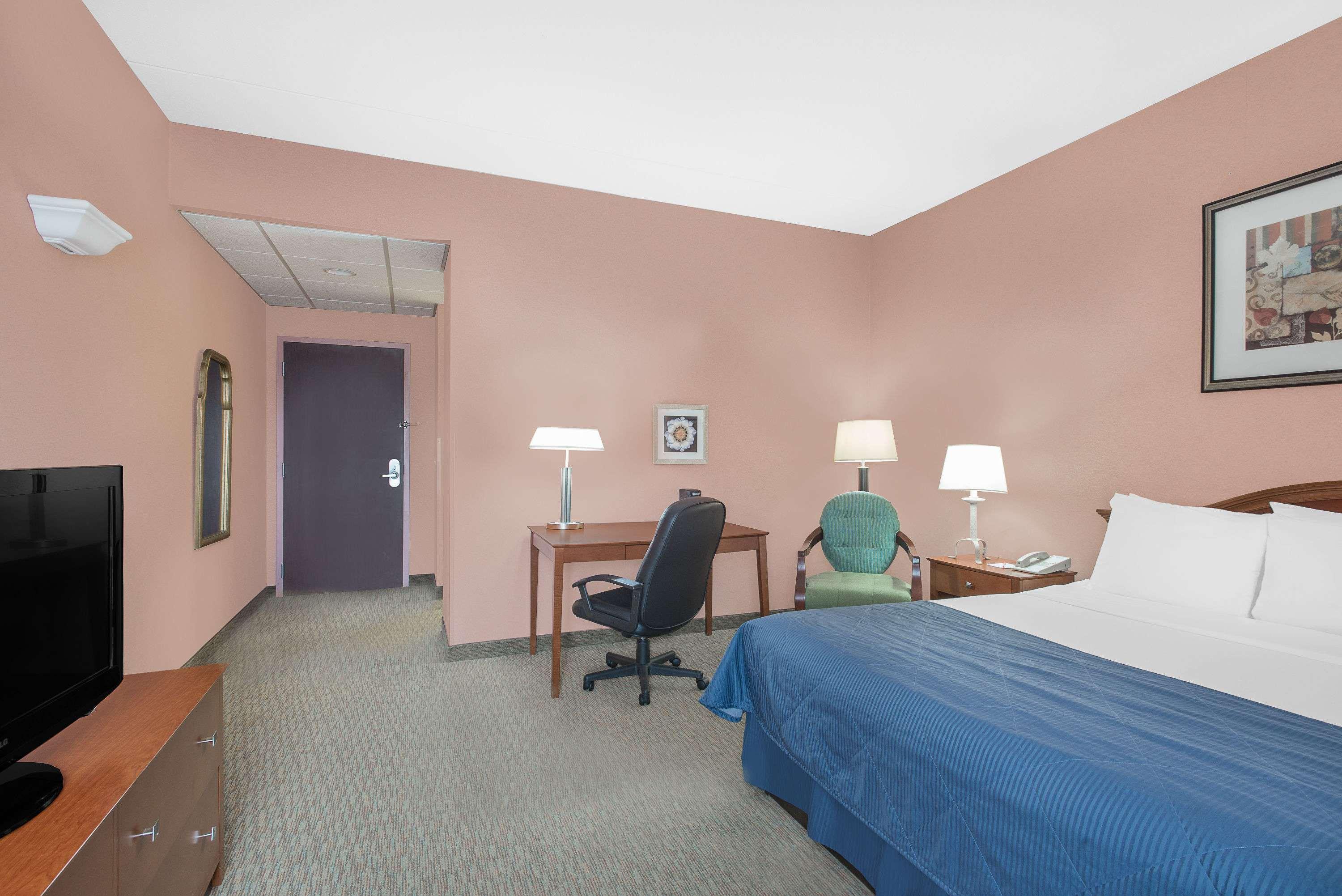 Howard Johnson Express Inn Amherst Hadley — photo 4