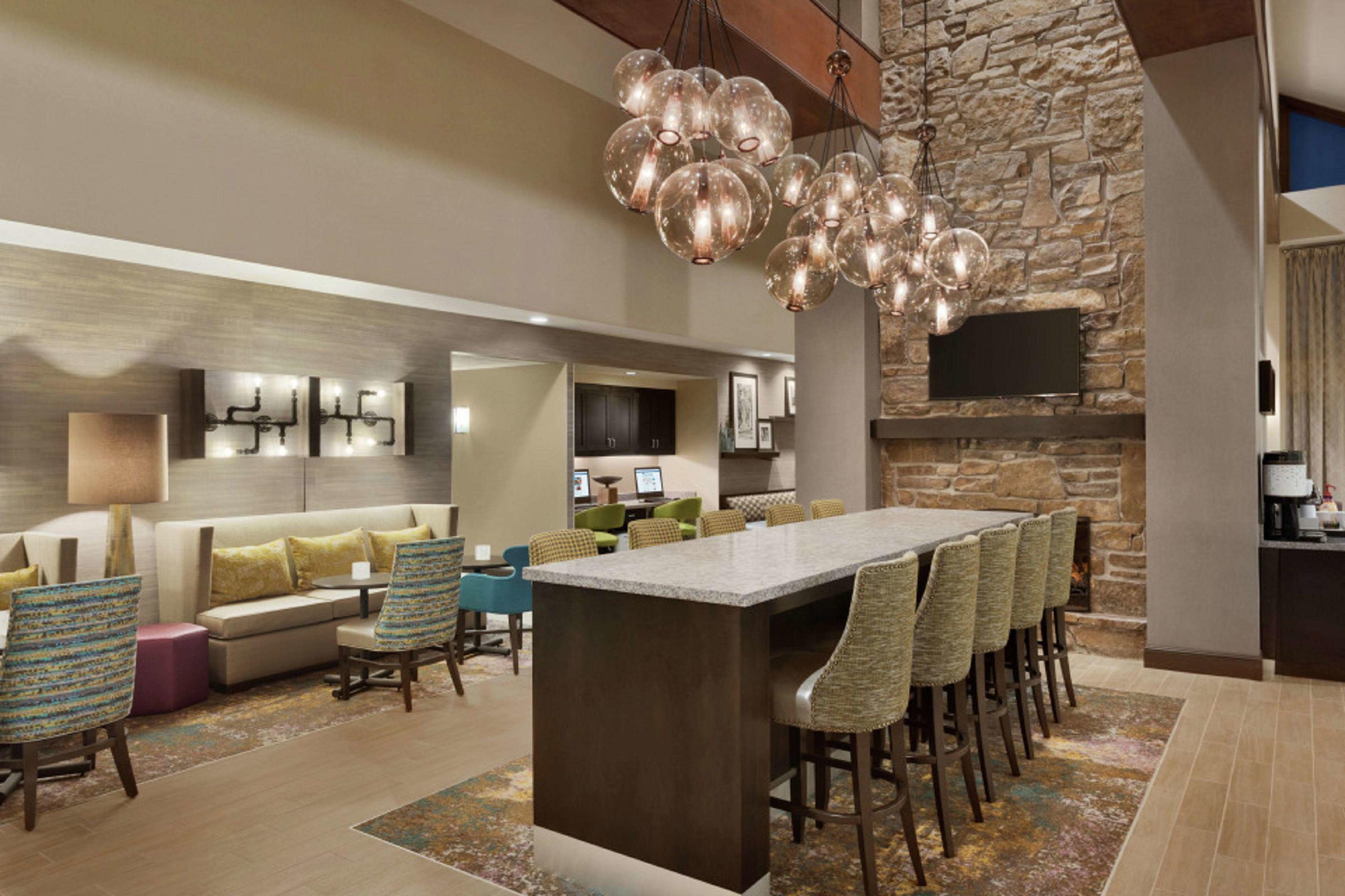 Hampton Inn & Suites Springdale — photo 4