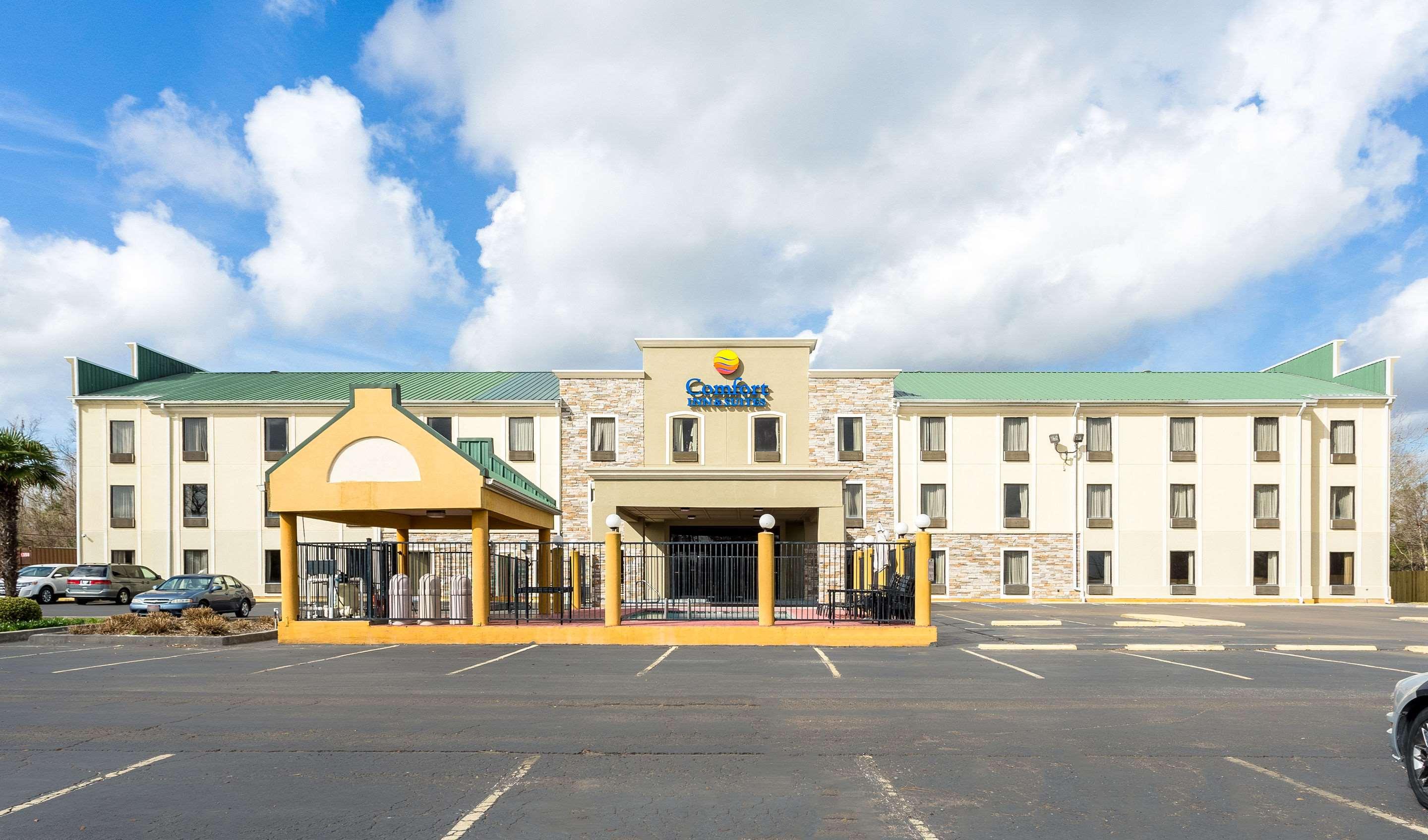 Comfort Inn & Suites Airport — photo 4