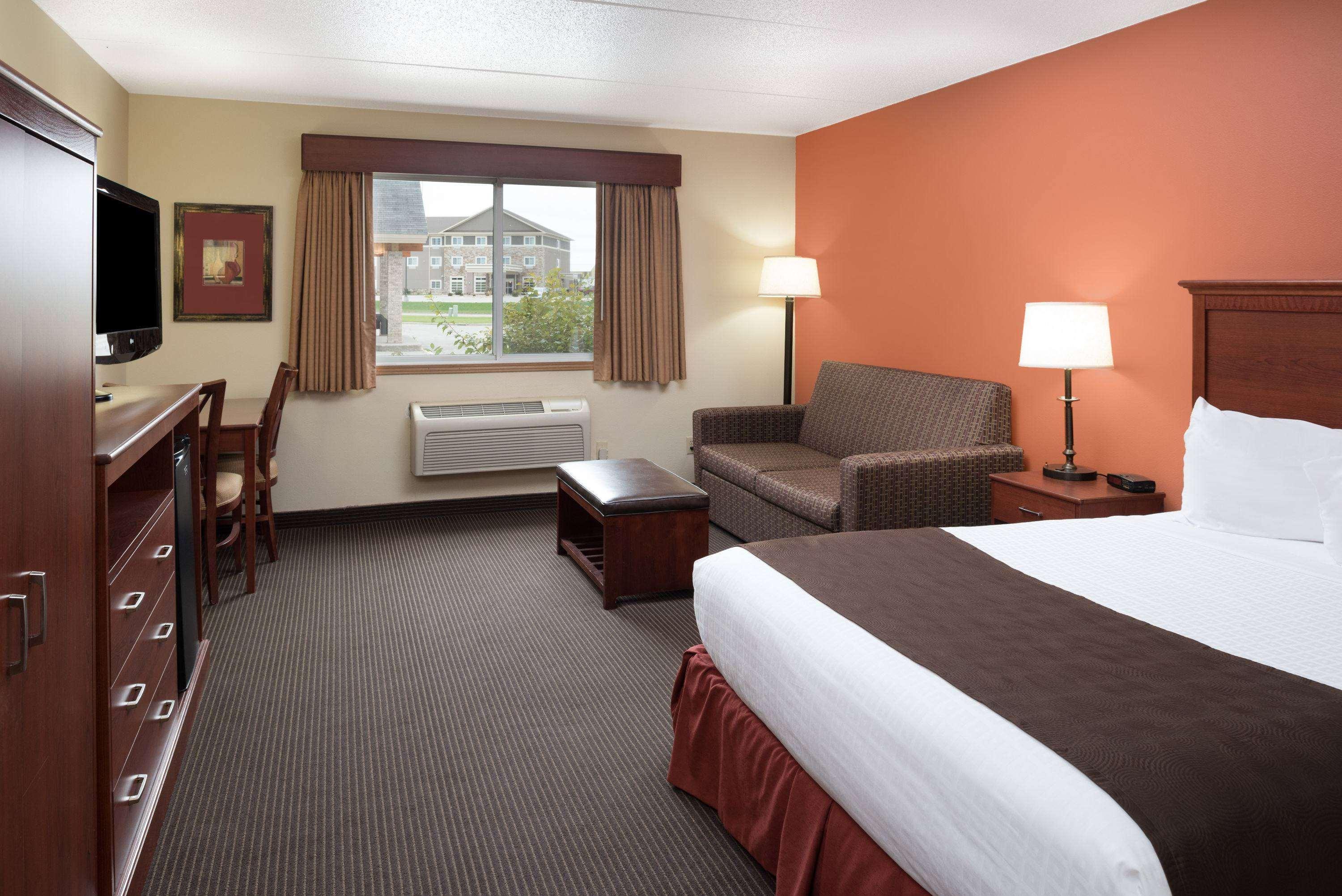 AmericInn Valley City — photo 4