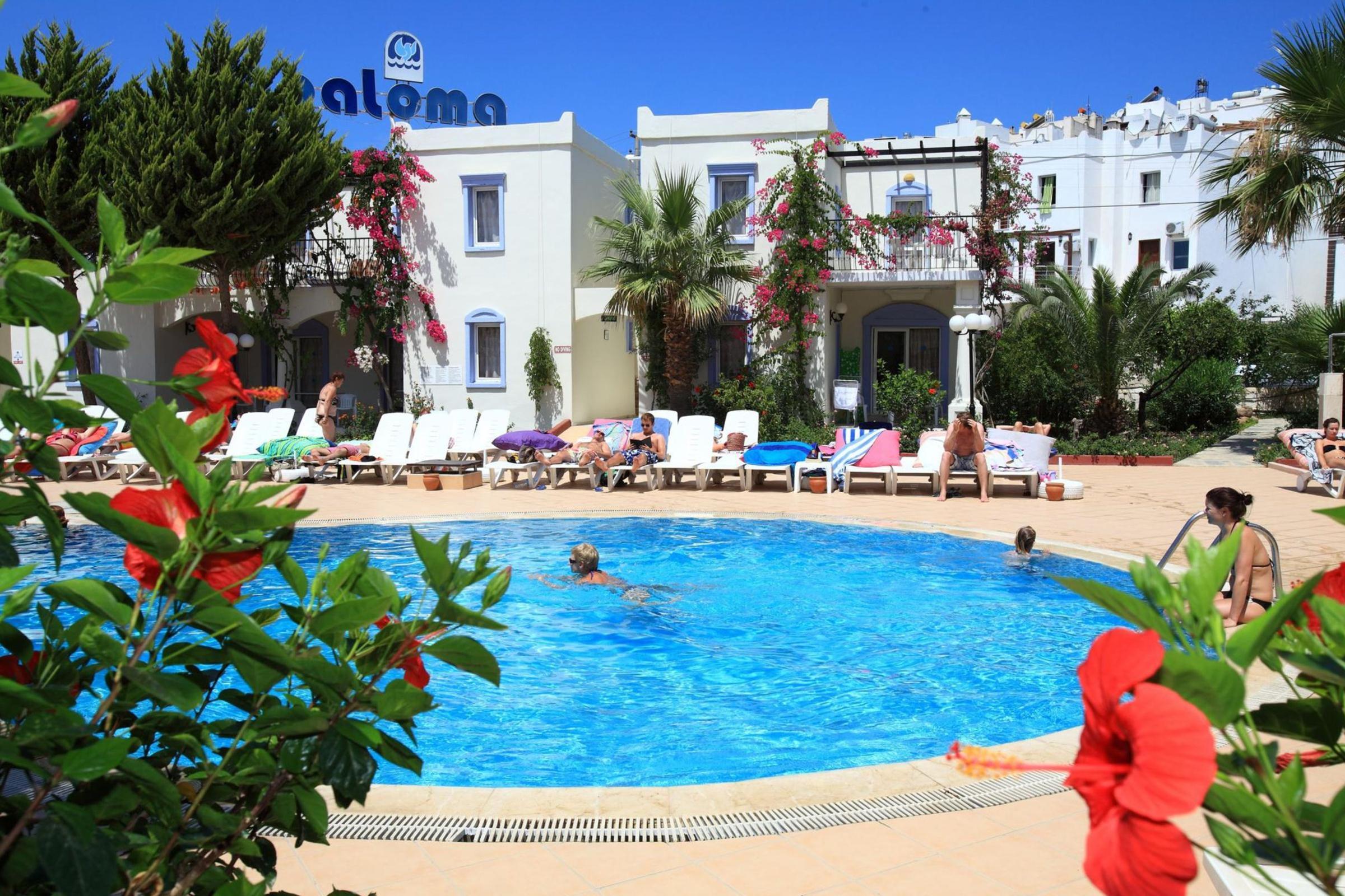 Club Paloma Apartments — photo 4