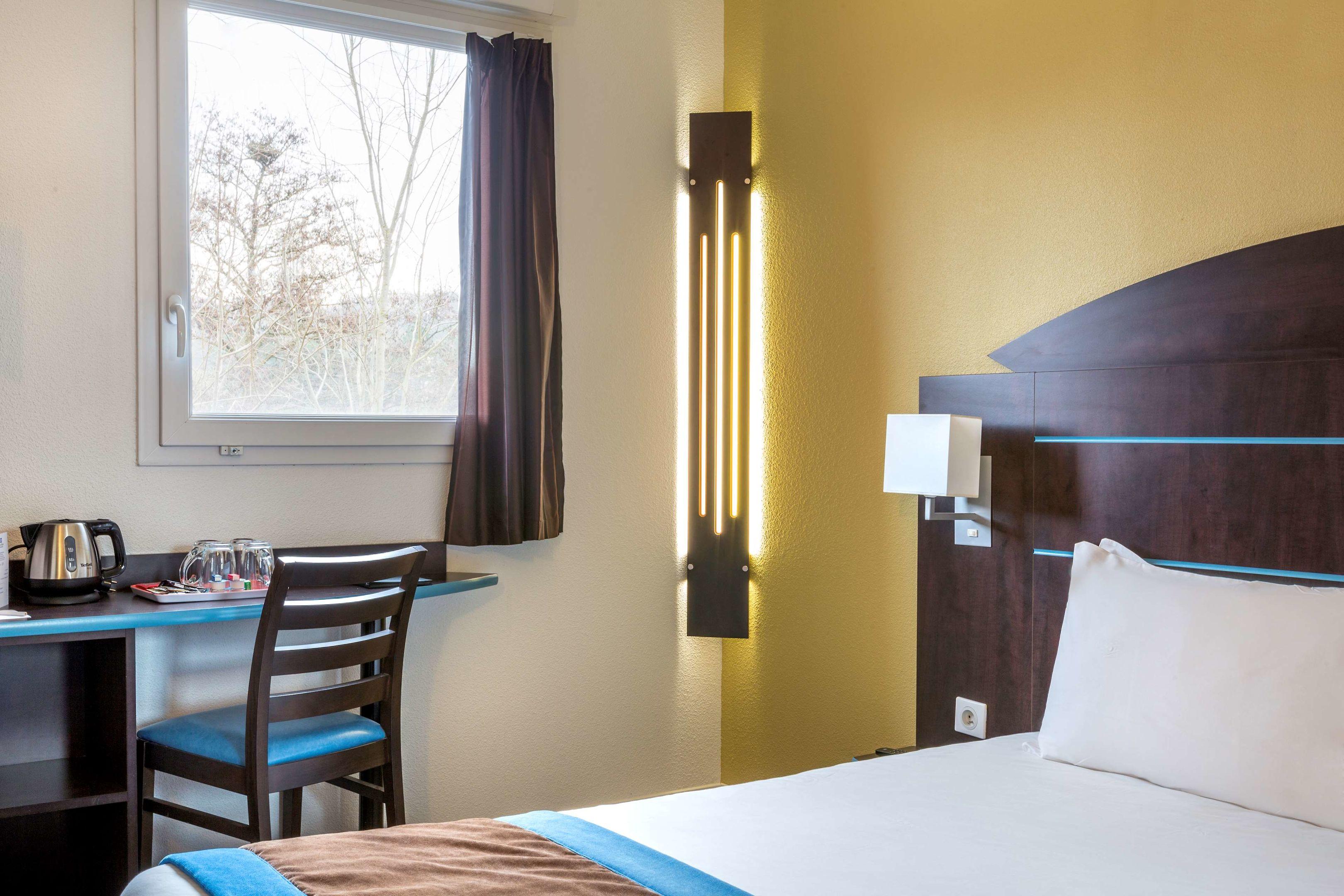 Sure Hotel by Best Western St-Amand-les-Eaux — photo 5