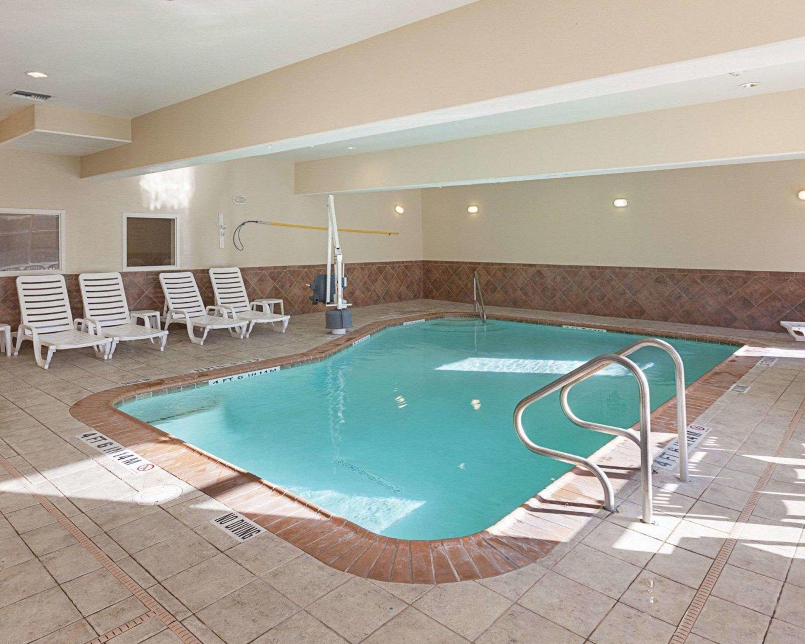 Comfort Suites Medical Center Near Six Flags — photo 4