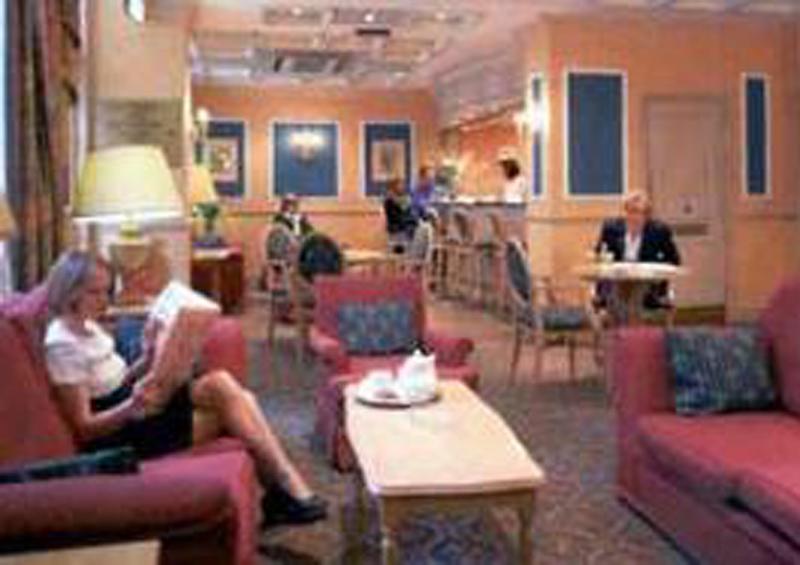 The Queen's Park Hotel — photo 4