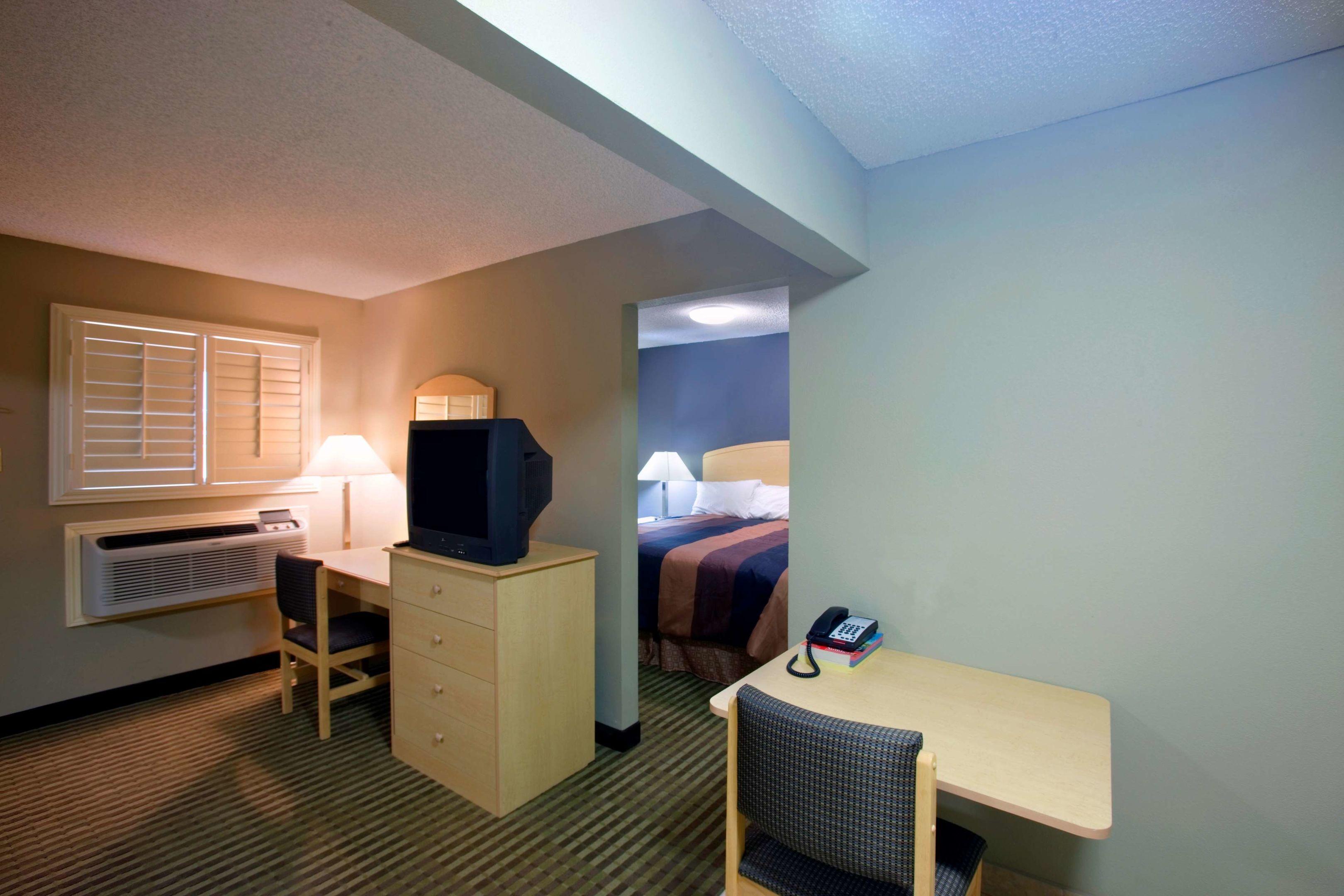 Americas Best Value Inn Midland — photo 4