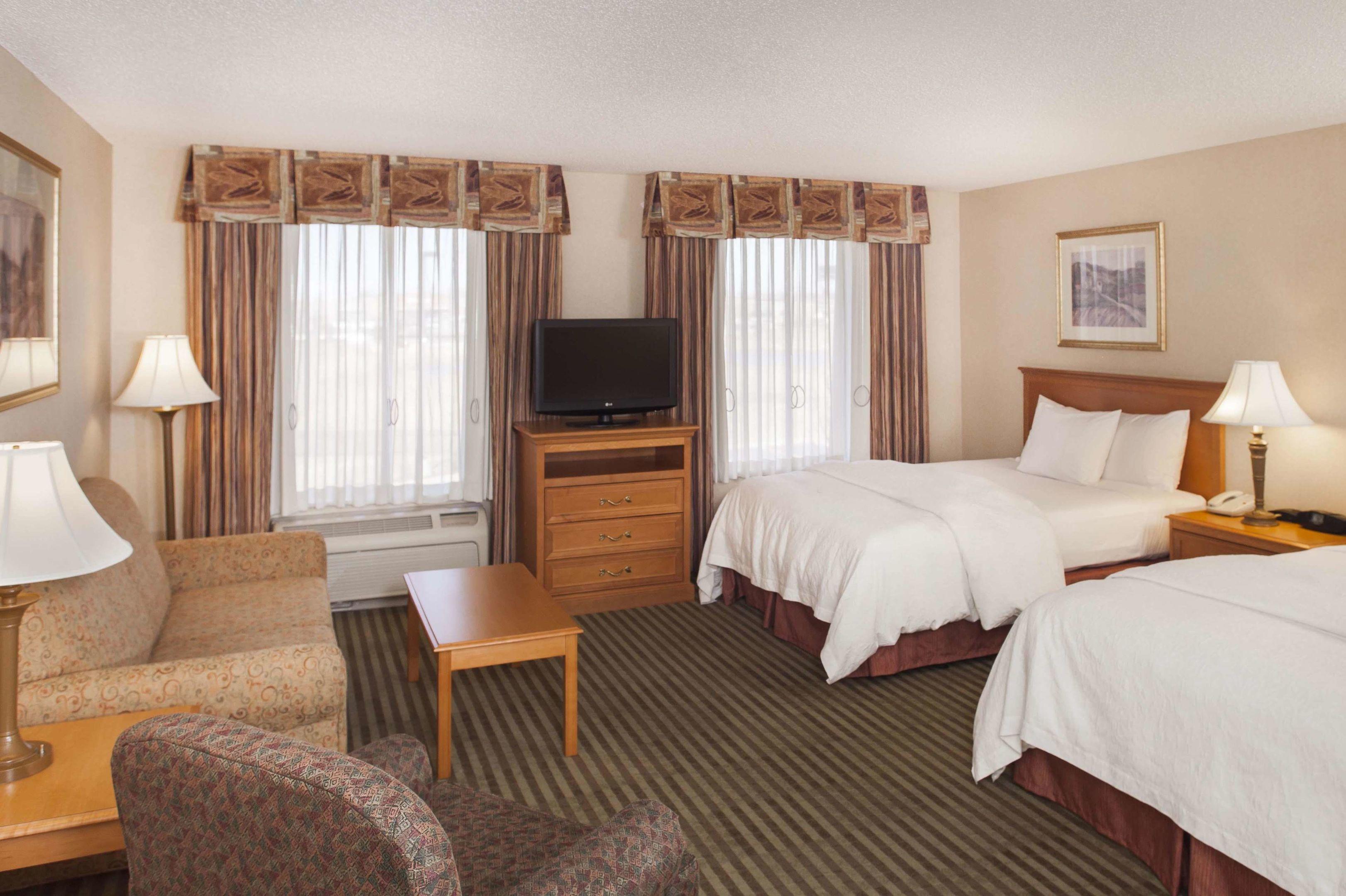 Hampton Inn & Suites Addison — photo 4