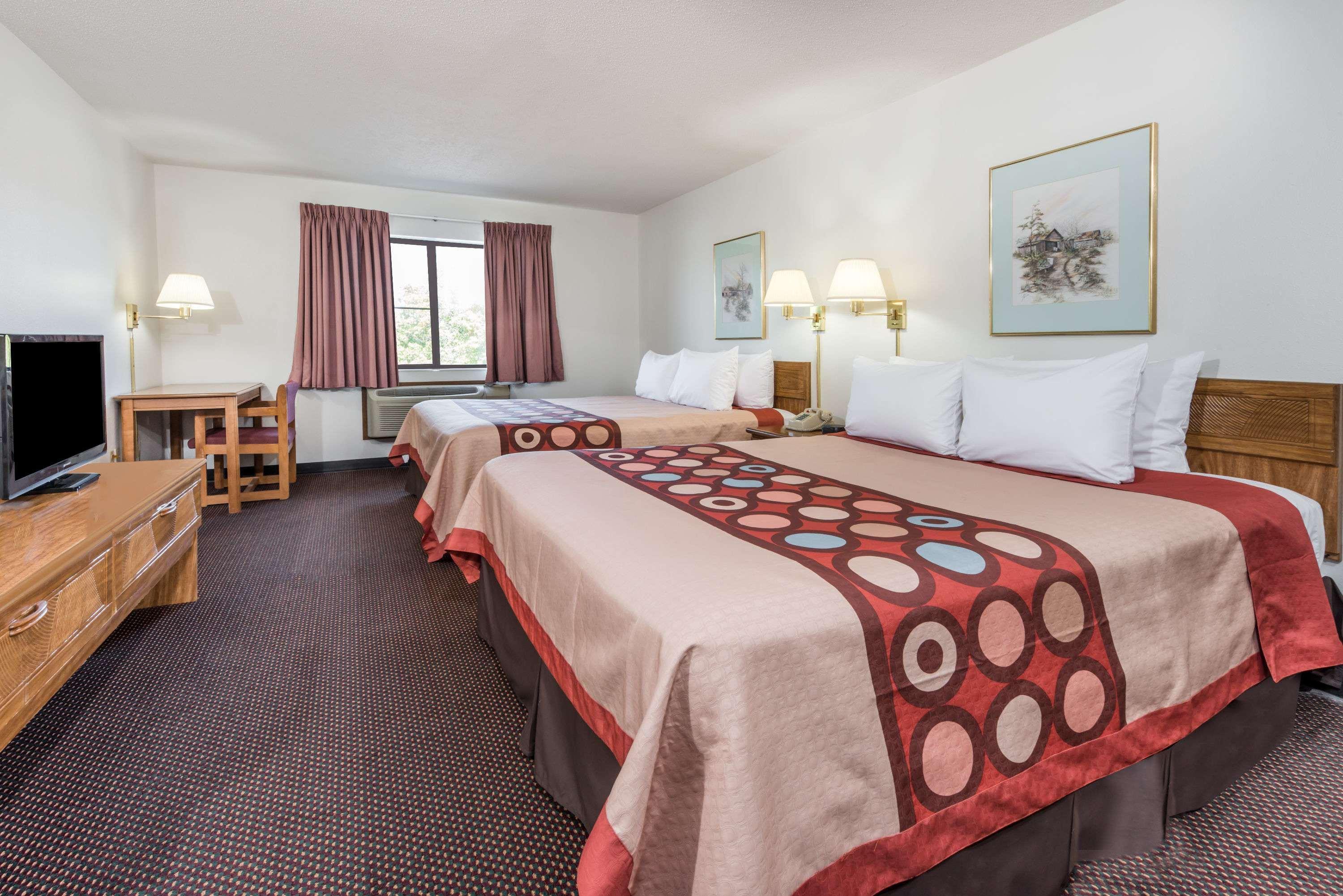 Super 8 by Wyndham Du Quoin — photo 4