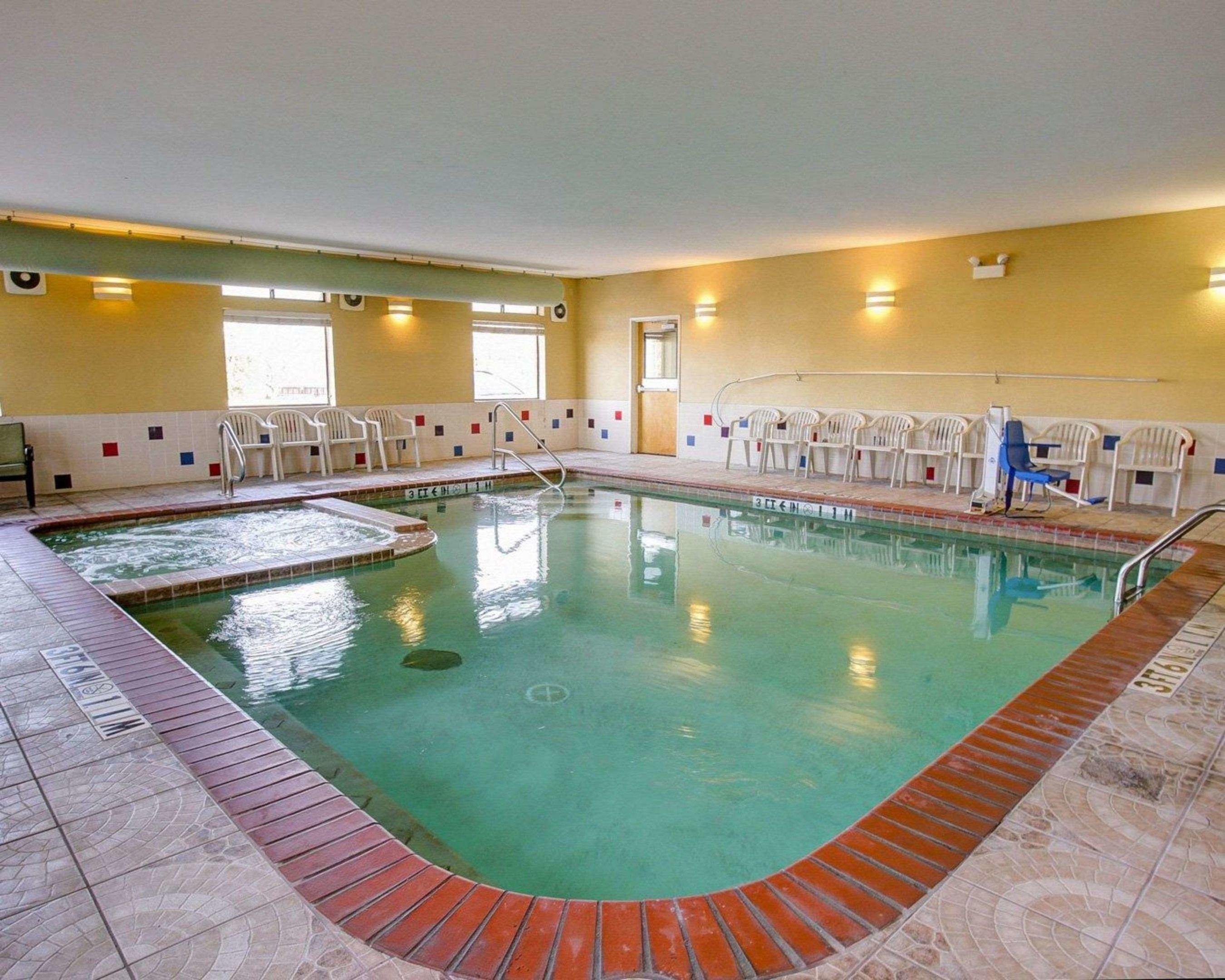 Comfort Suites Brenham — photo 5